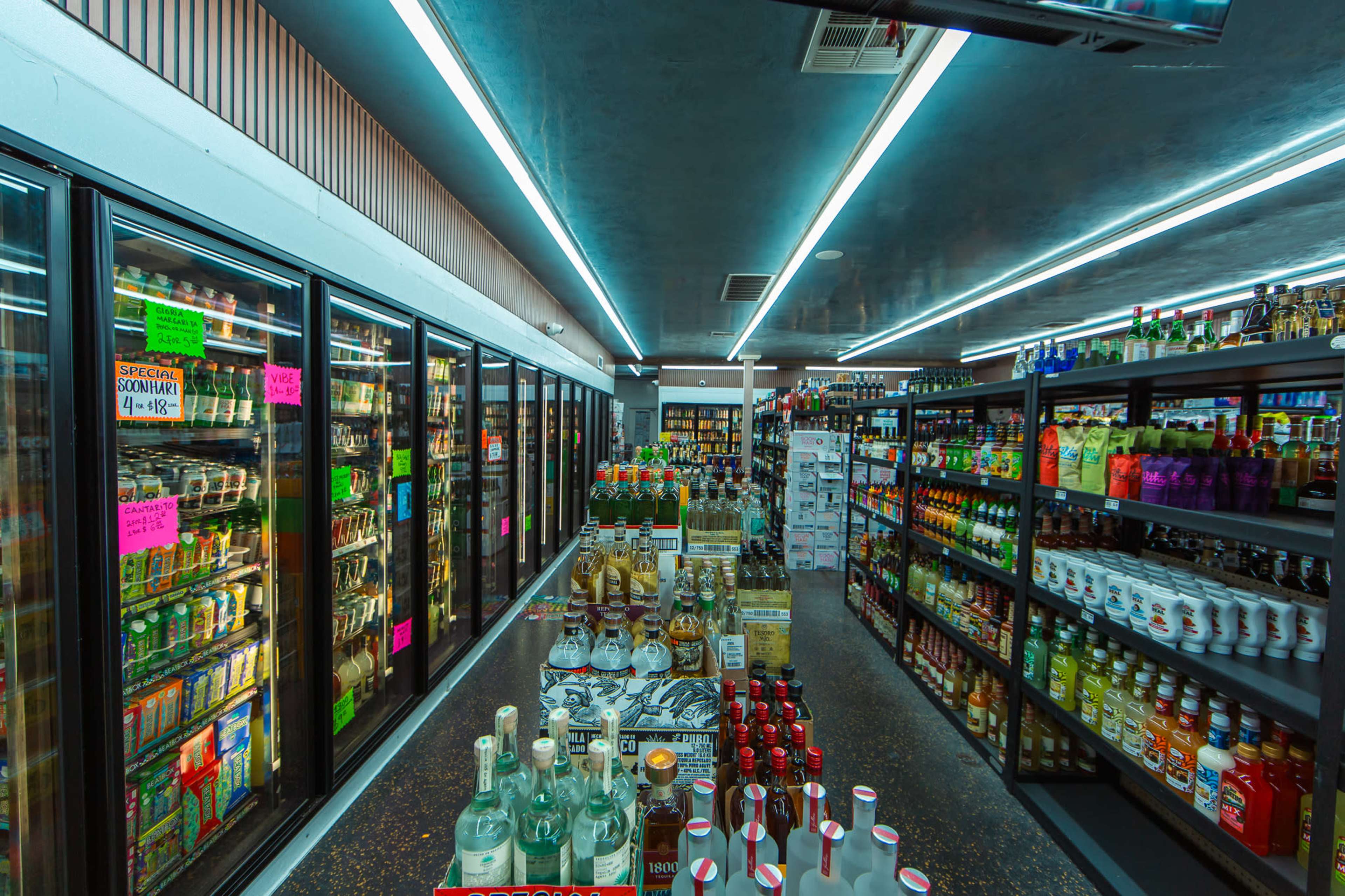 TOMMY VINTAGE CONVENIENCE LIQUOR STORE Image in North Hollywood, North hollywood, CA