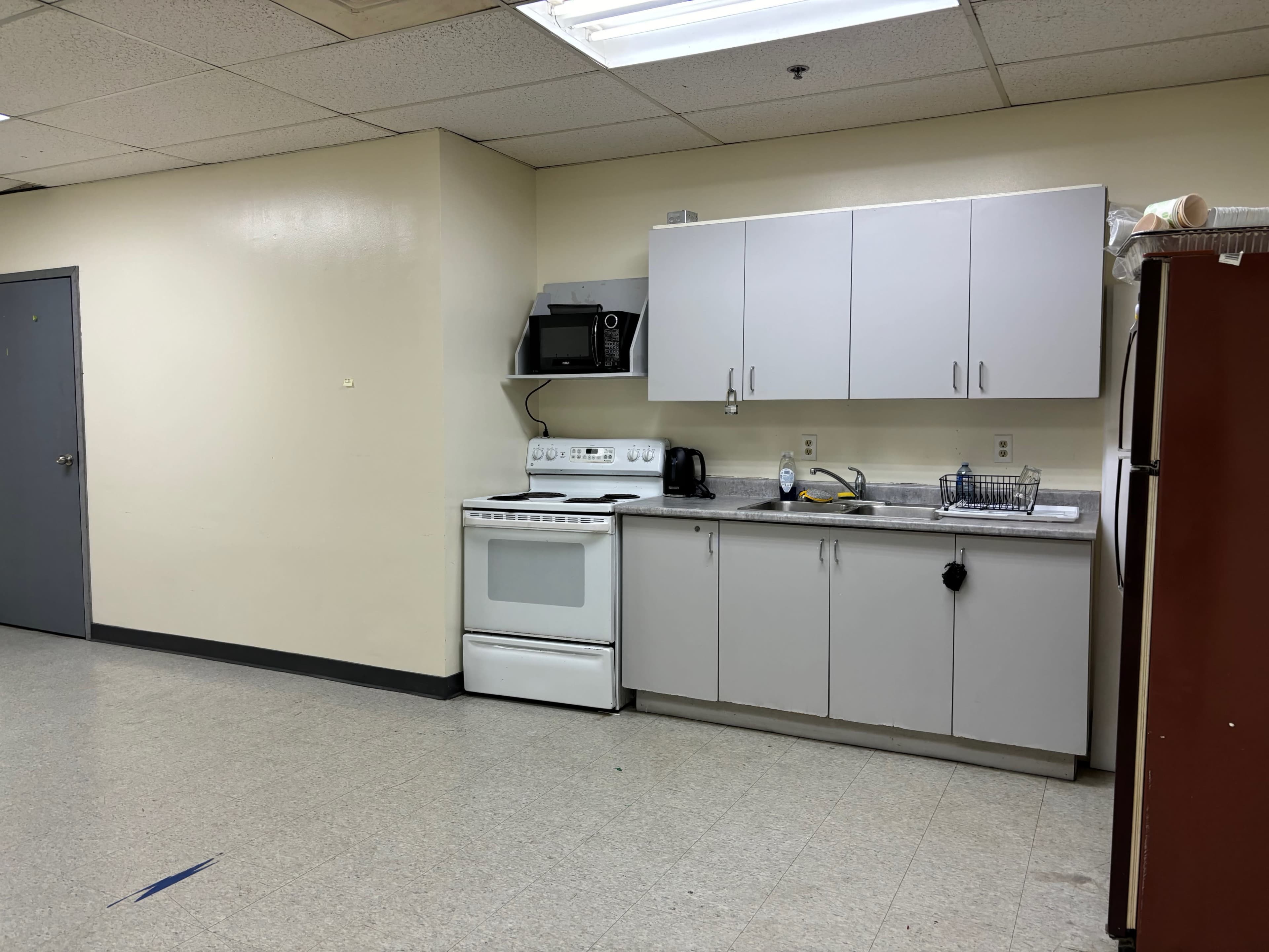 12,000 sq ft clear span studio space in Toronto Image in Clairlea, Toronto, ON