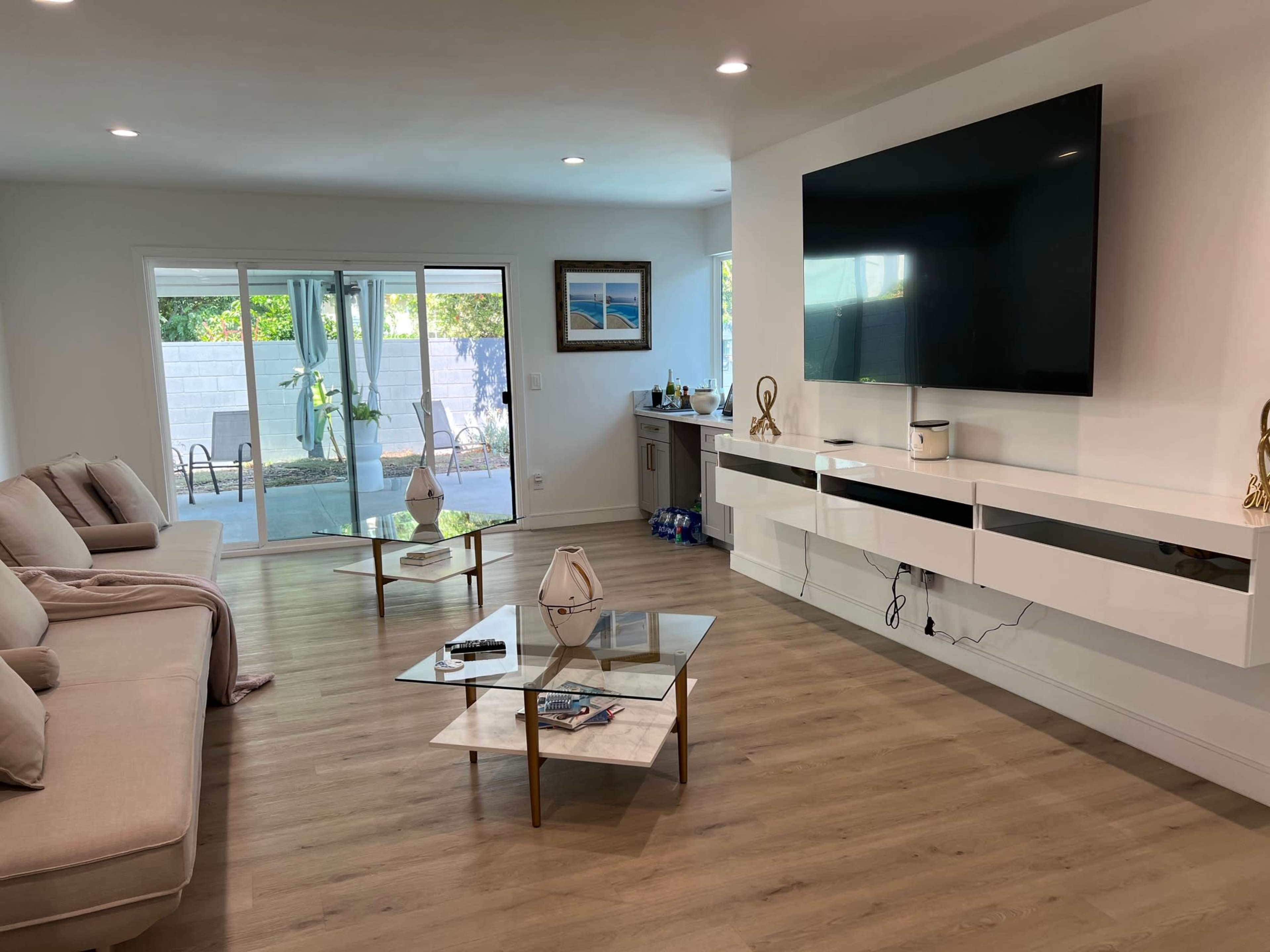 Modern Mid-Century Retreat with Pool Image in Northridge, Northridge, CA