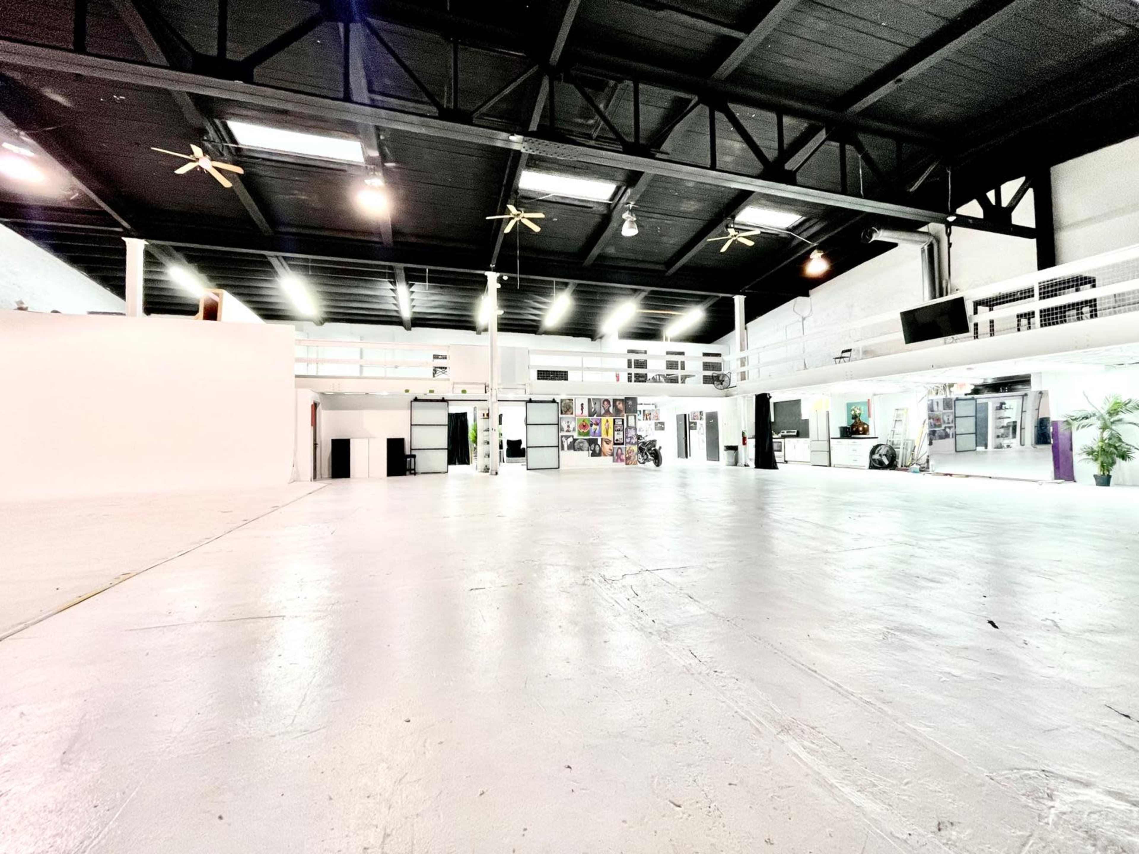 Creative Open Space Studio | 8,000 sq feet two levels Image in Roxborough-Manayunk, philadelphia, PA