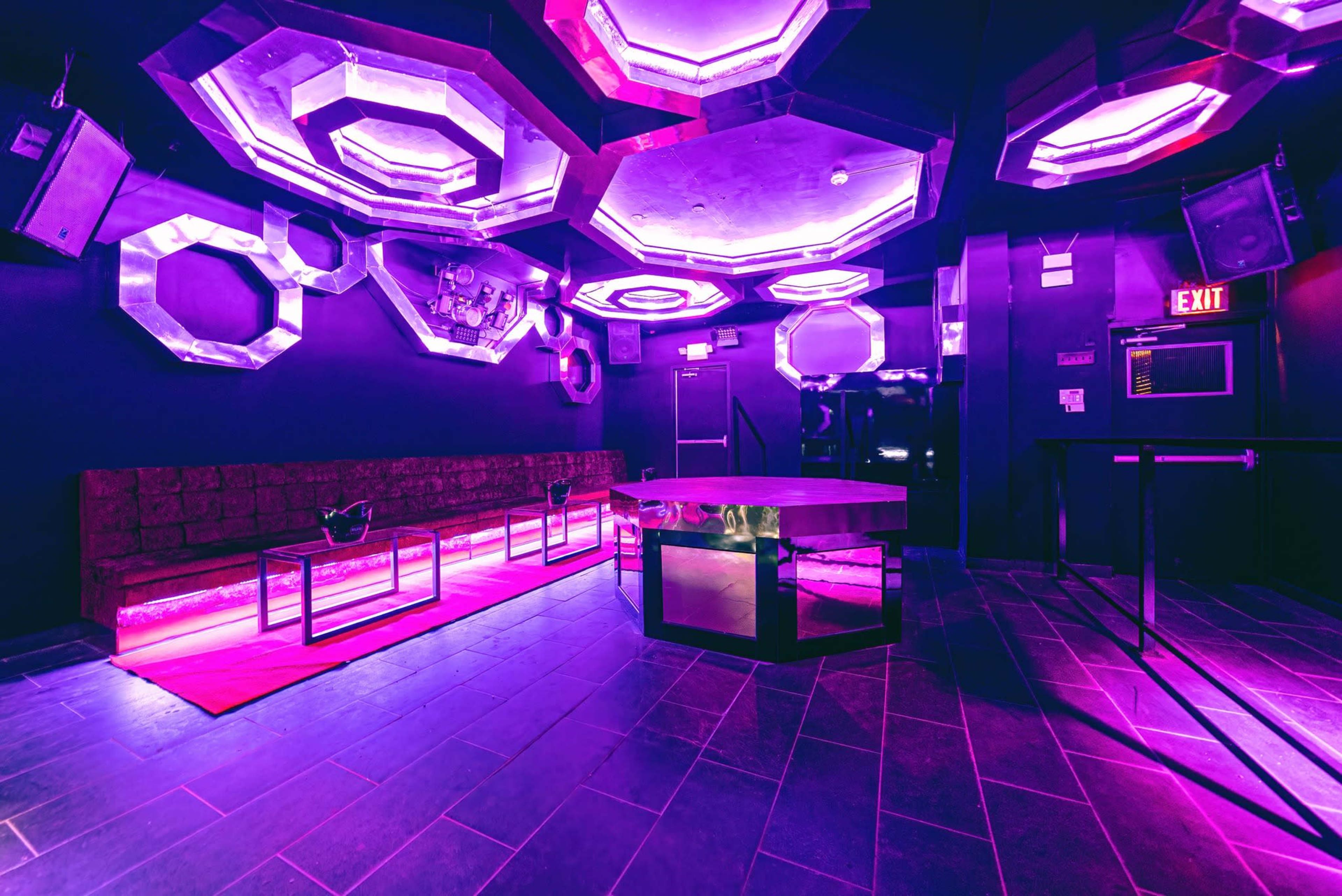 Spacious Downtown Hamilton Night Club  with Modern Elegance Image in Beasley, hamilton, ON