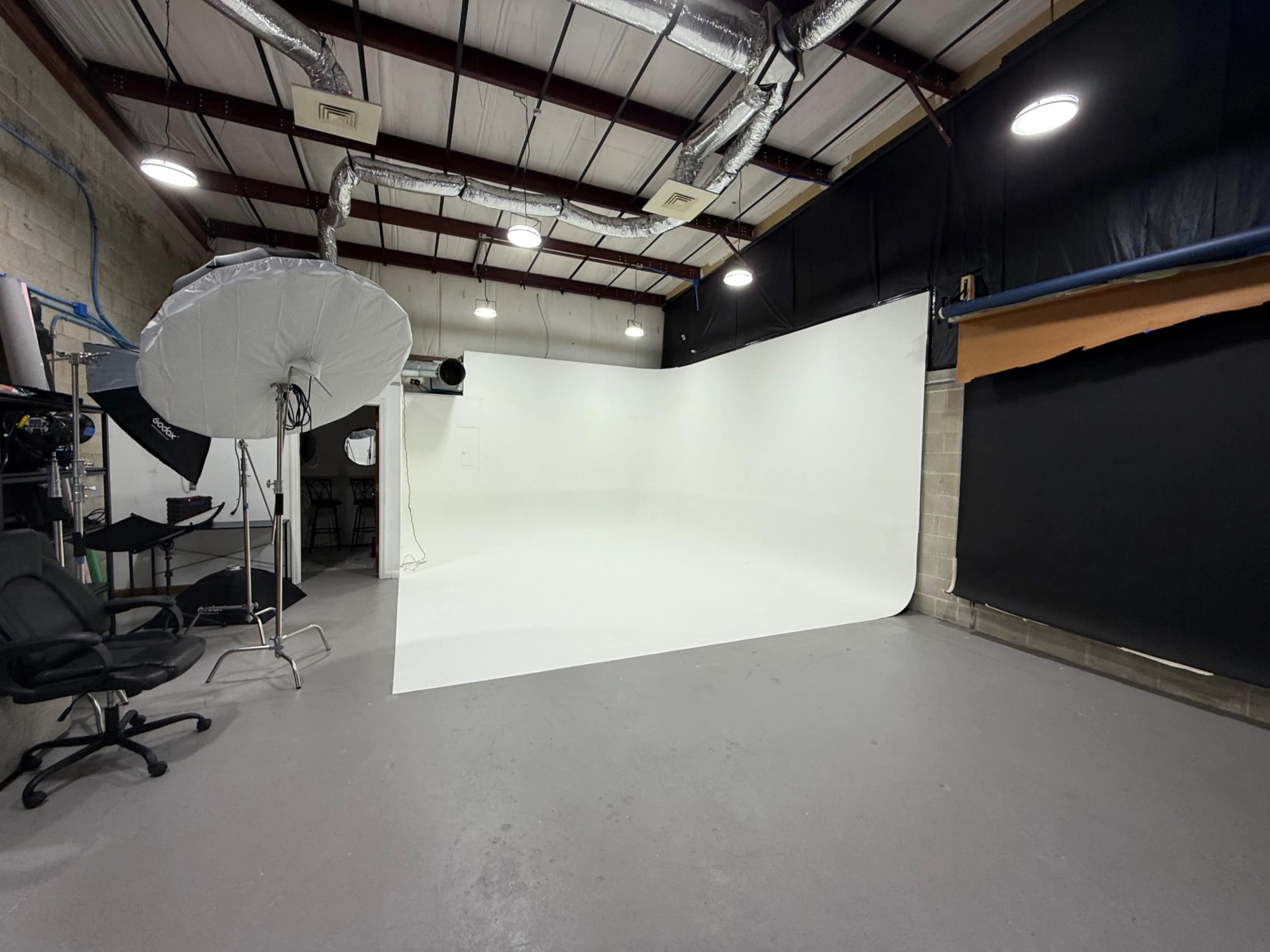 Commercial Content Creation Studio for Up to 30 People Image in Tallahassee, Tallahassee, FL