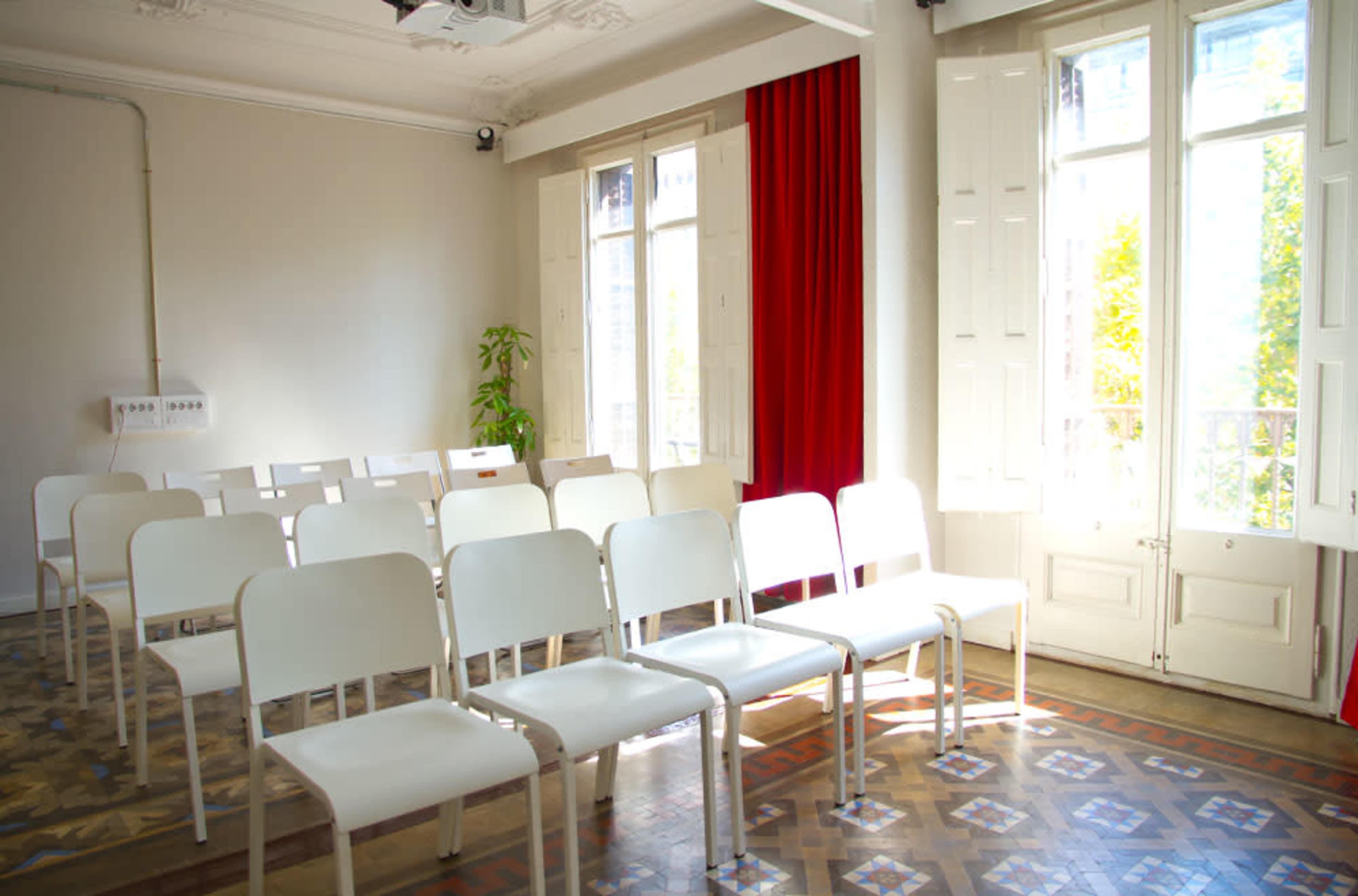 An original space with soul, set on the vibrant Diagonal of Barcelona. Image in Vila de Gràcia, Barcelona, B