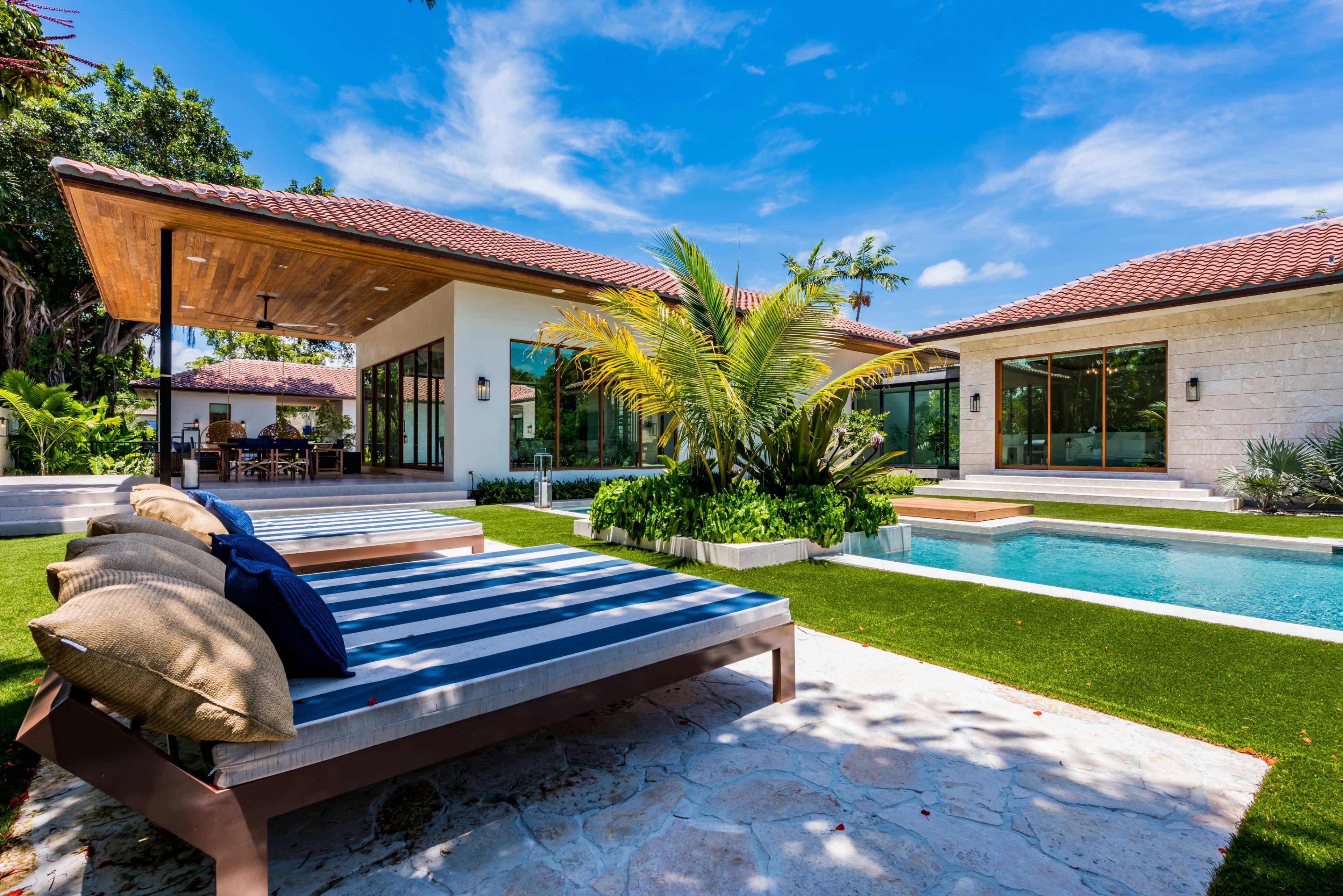 Solstice Hideaway Image in Upper East Side, Miami, FL