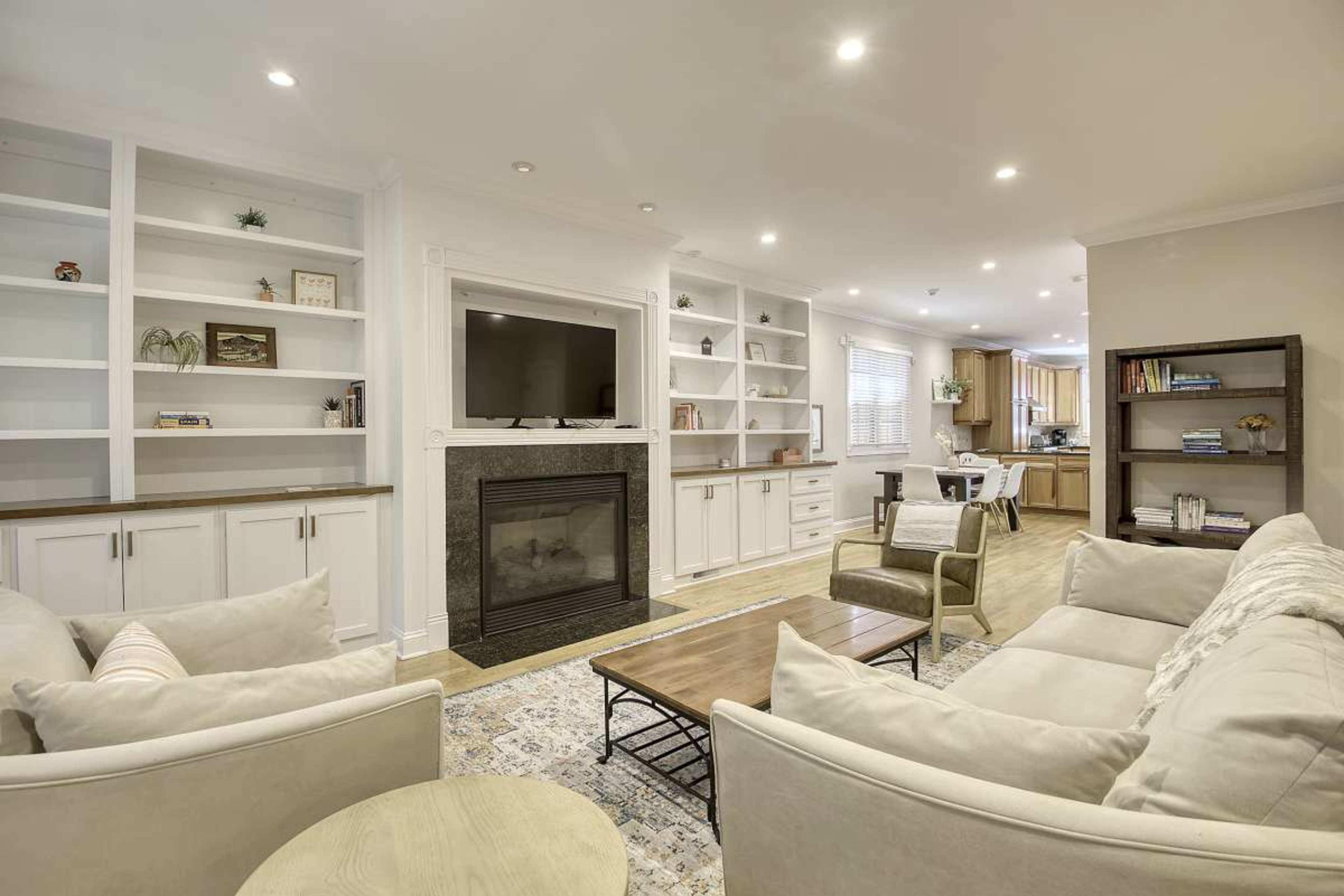 Spacious Single Family Home - Great for Family Gatherings Image in North Center, Chicago, IL