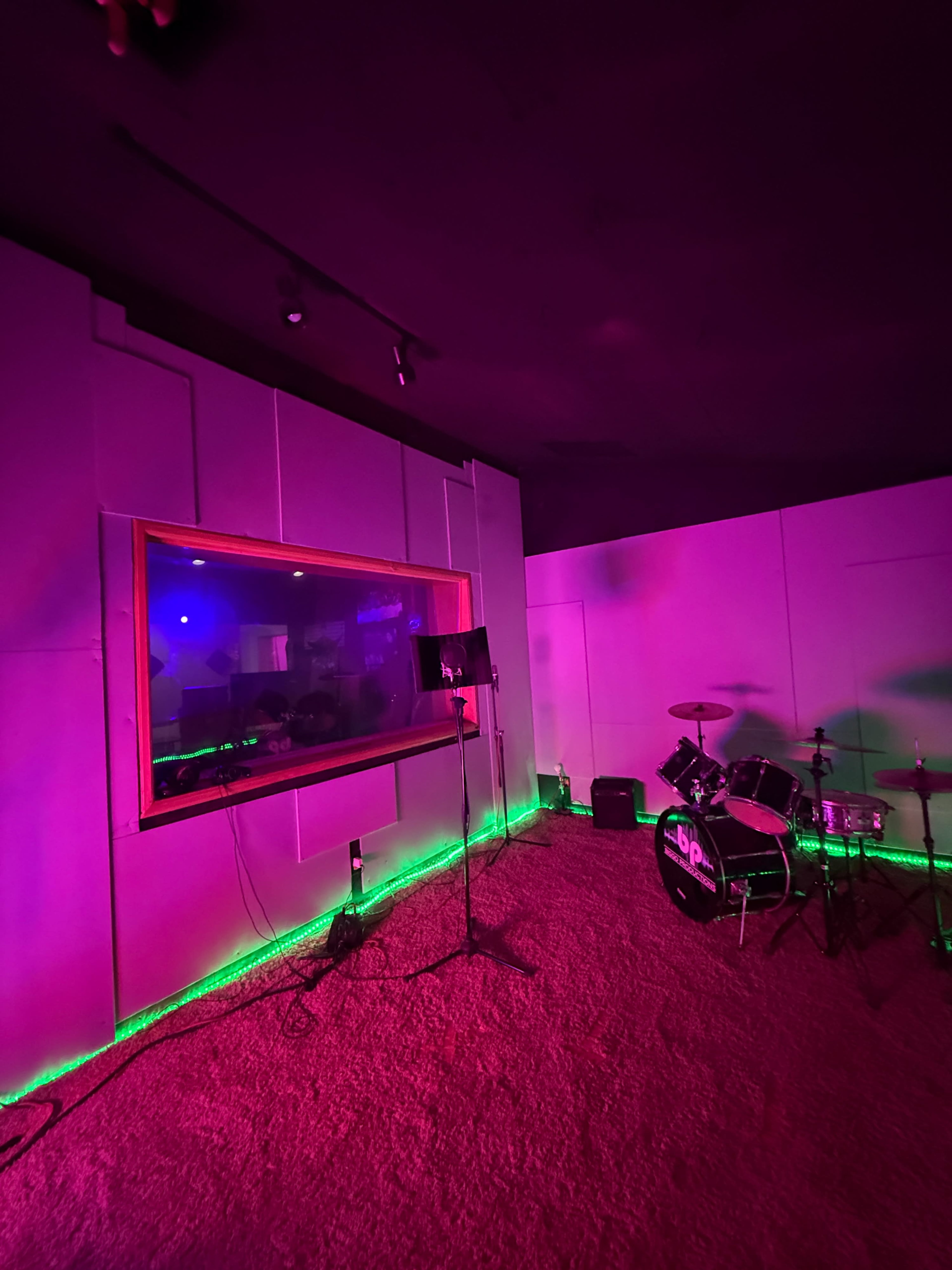 Vintage Downtown Recording Studio w/ Live Room & Lounge Image in Downtown, Santa Ana, CA