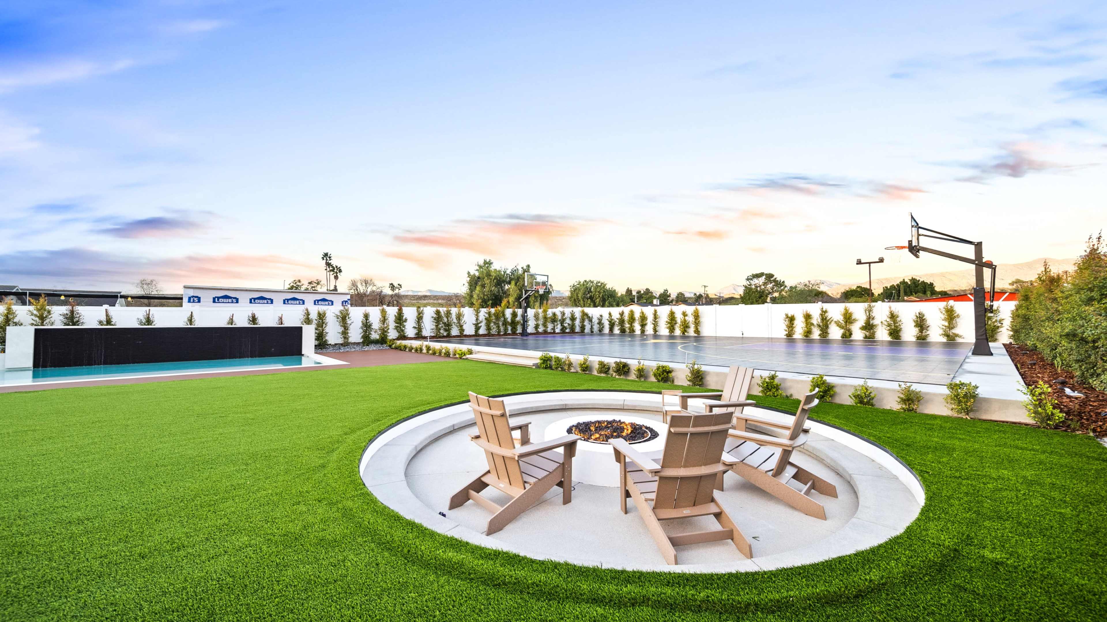 Modern Backyard Space Image in Shadow Hills, Sun Valley, CA