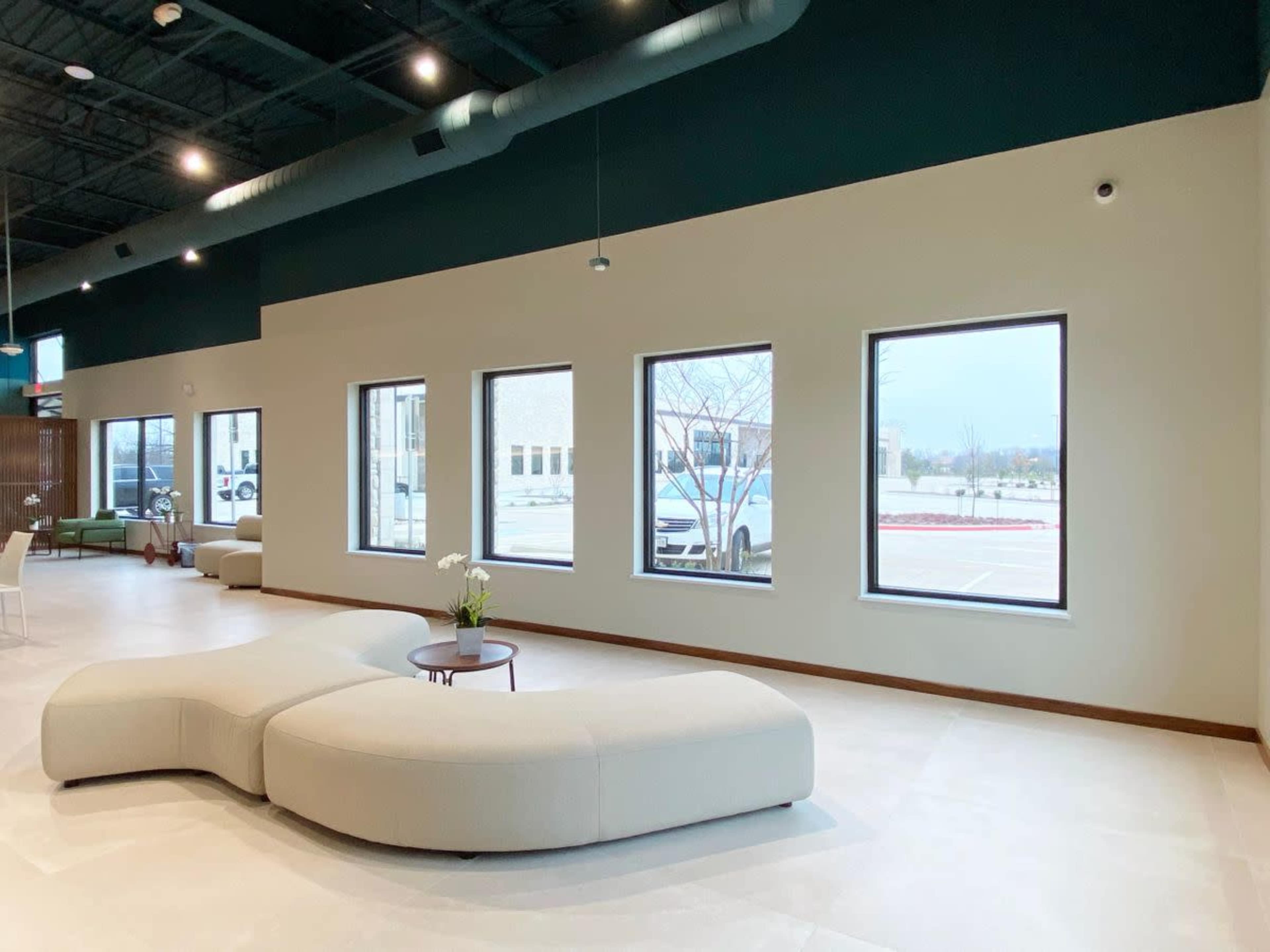 Luxurious Southlake Showroom with Beautiful Modern Furnishings Image in Southlake, Southlake, TX