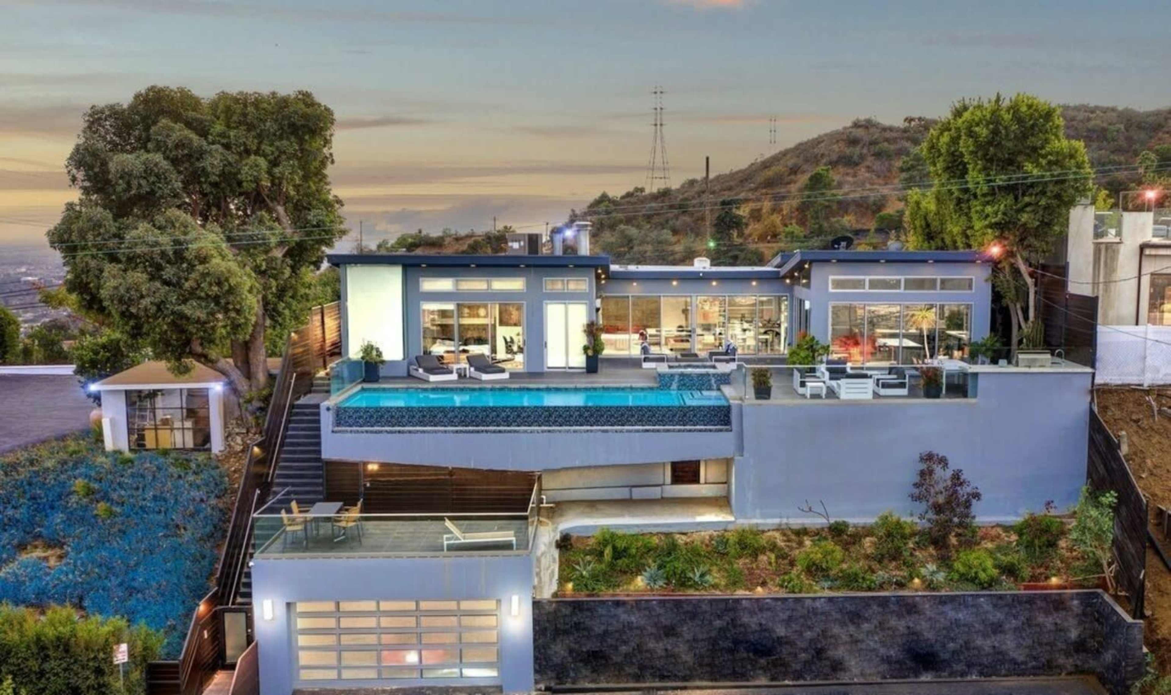 CANYON LIGHTHOUSE WITH DECKS, DRAMA & MID-MOD COOL Image in Central LA, Los Angeles, CA