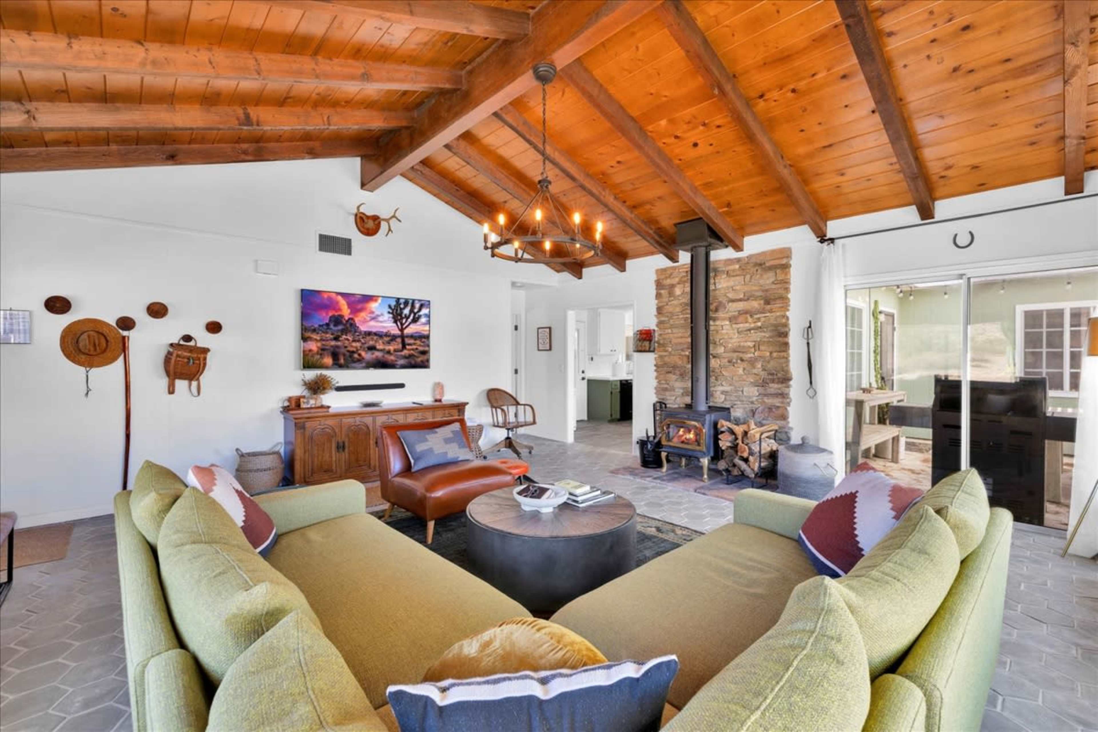 Desert Home with Mountain Views Image in Morongo Valley, Morongo Valley, CA