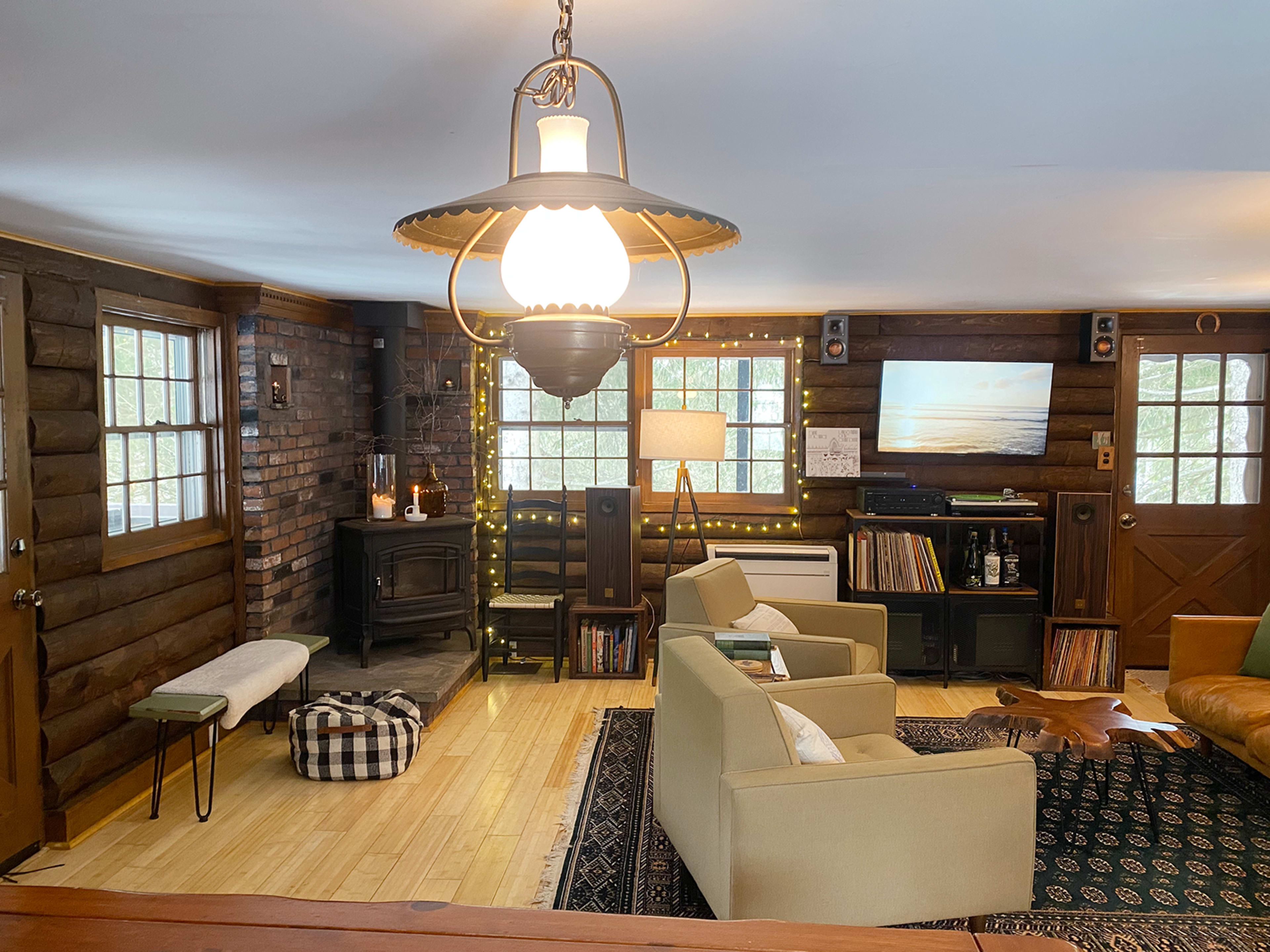 1970s Log Cabin in the Catskill Mountains Image in Colchester, Dowsville, NY
