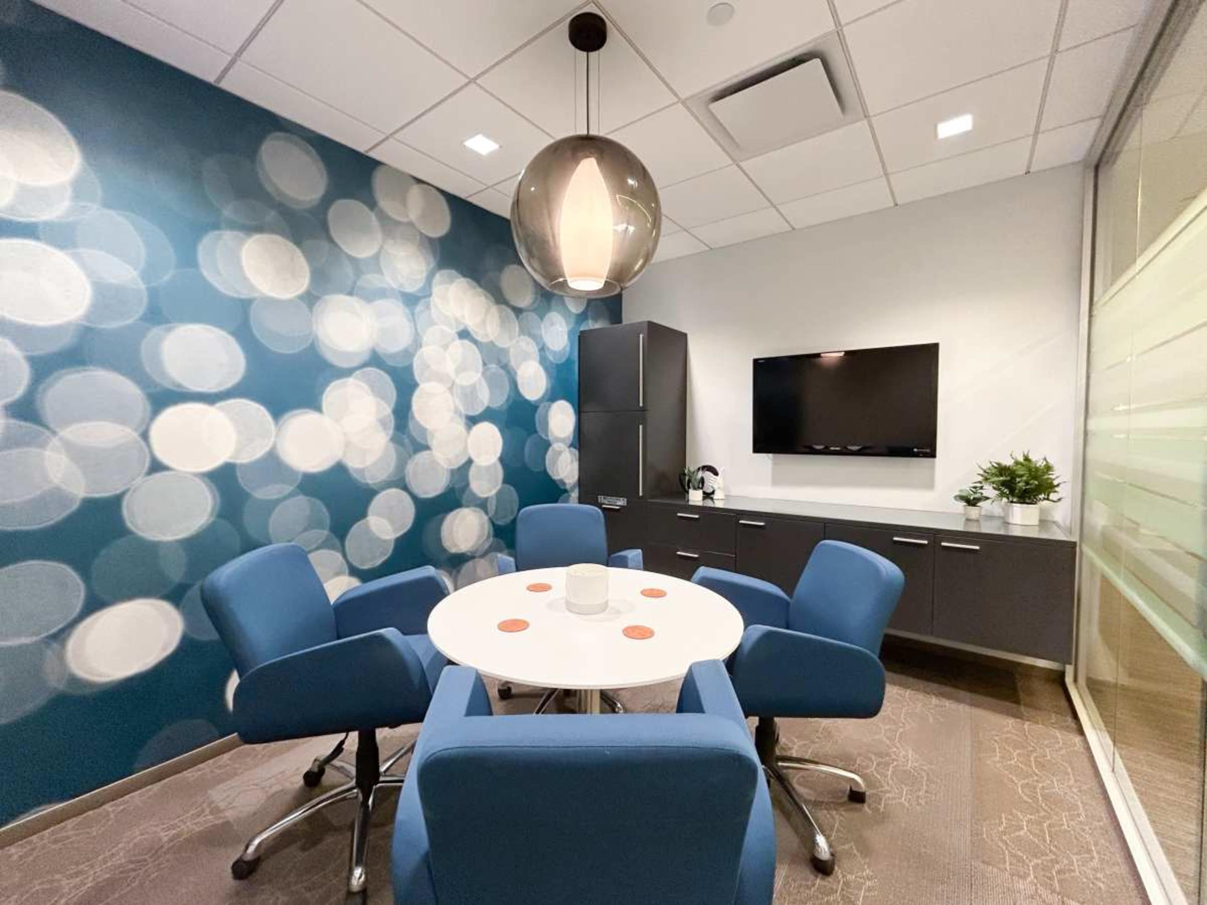 Executive Day Office Image in Schaumburg Township, Schaumburg, IL