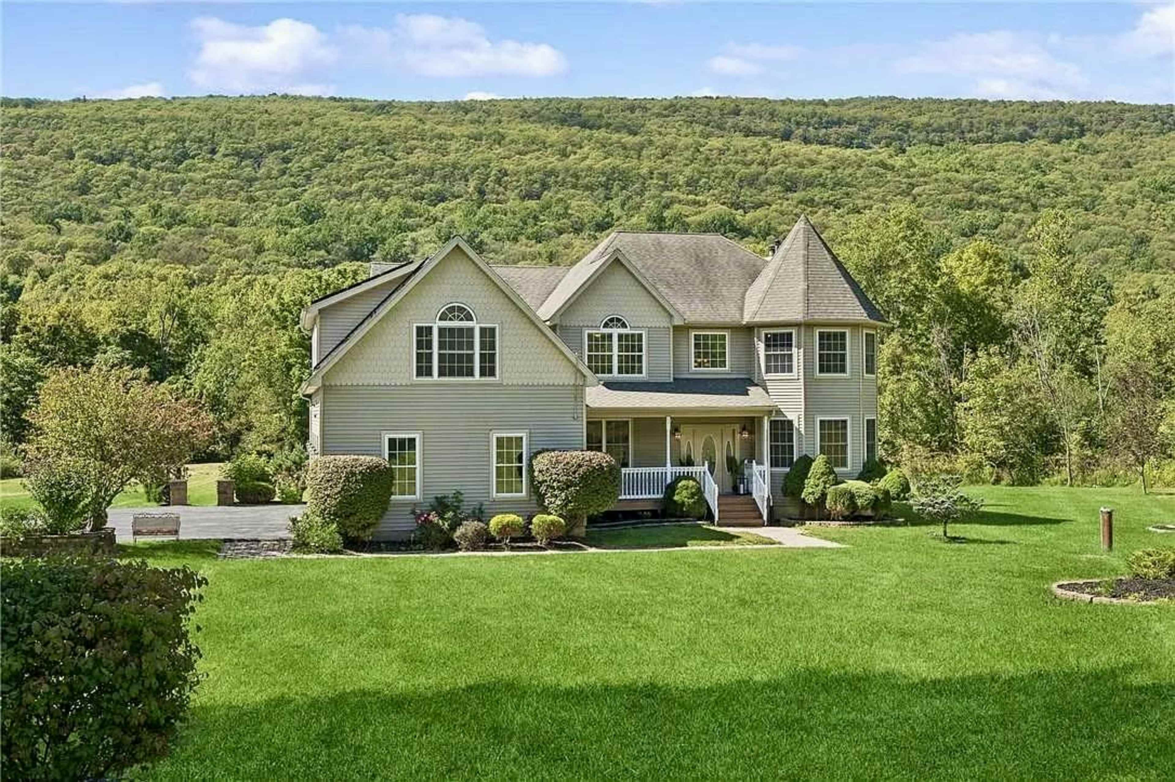 🌿 Malkita Terra | Earthly Elegance for Productions + Events 🌿 Image in Woodbury, highland mills, NY