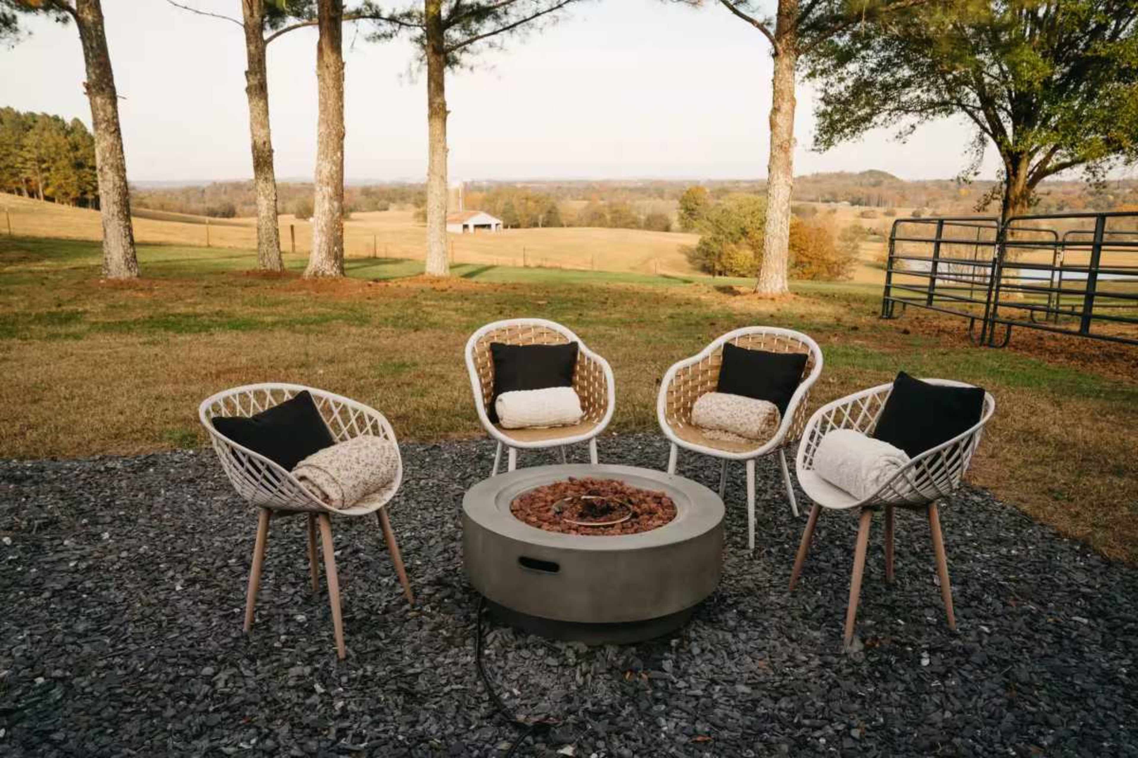 Upscale Luxury Barn on Modern Working Farm Image in Columbia, Columbia, TN