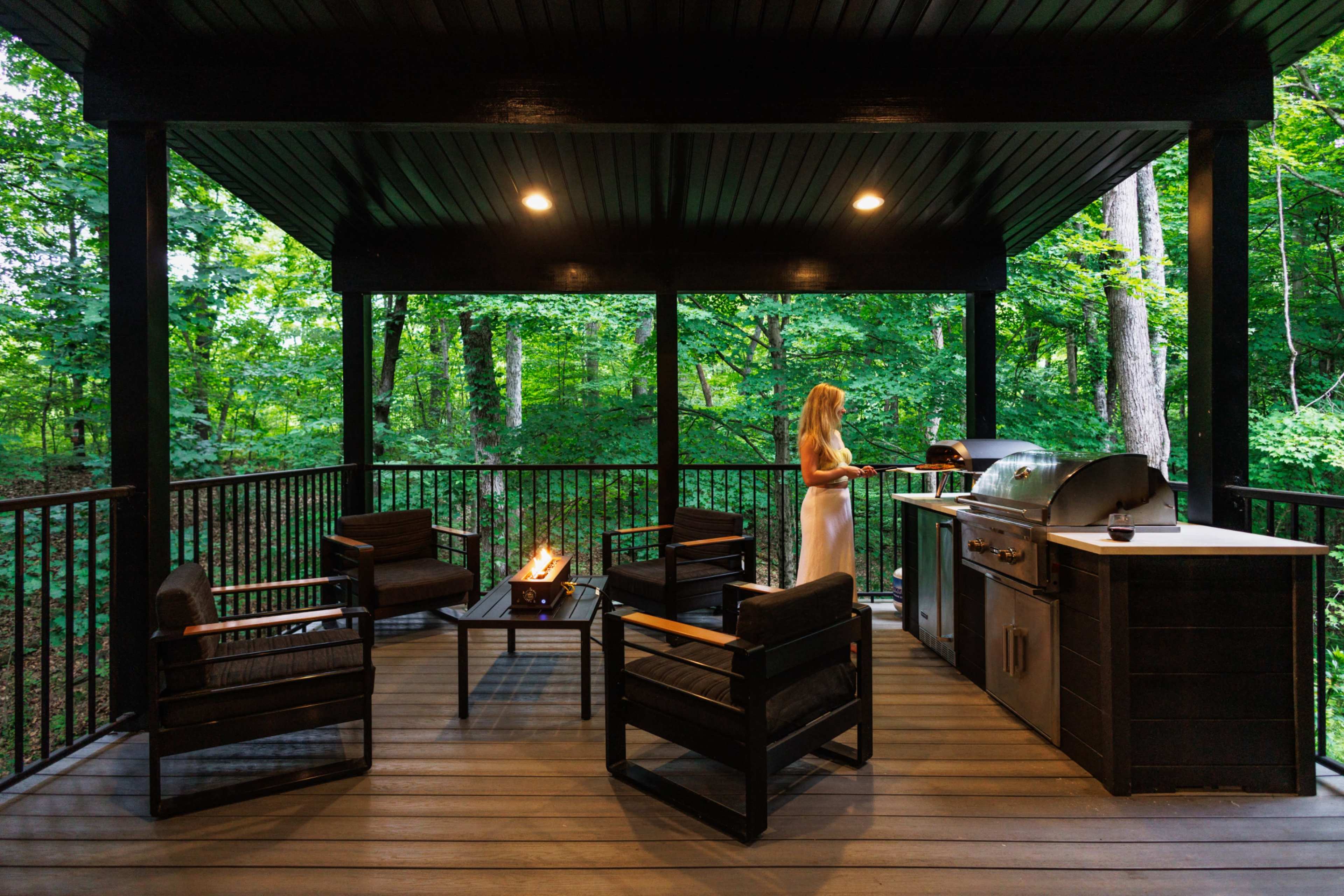 MCM-Inspired Luxury Cabin : 32 Acres of Forest Image in Perry Township, Laurelville, OH