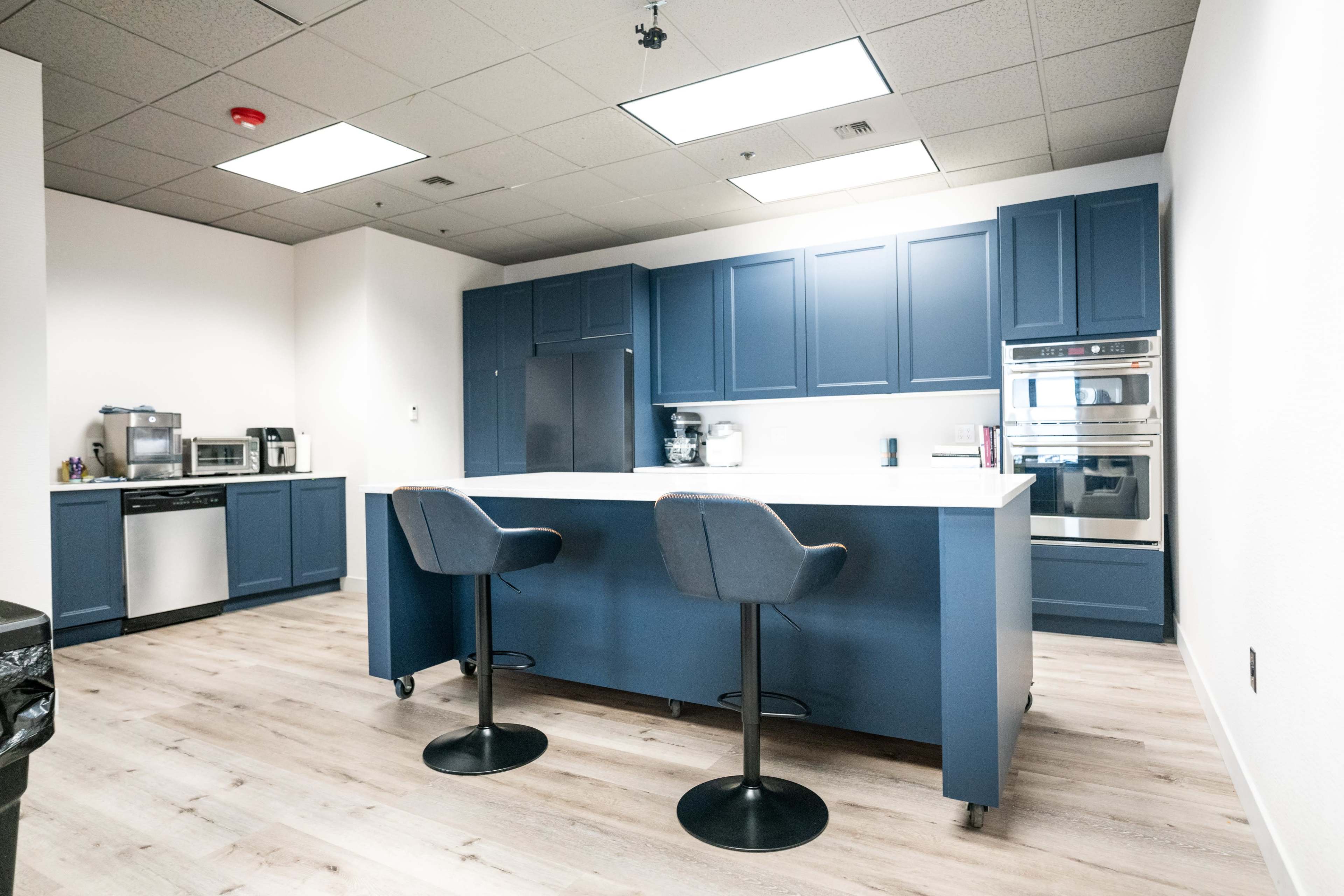 Versatile Common Space Equipped with Filming Capabilities and Stunning Waterfront Views at Fishermen's Terminal Image in Interbay, Seattle, WA