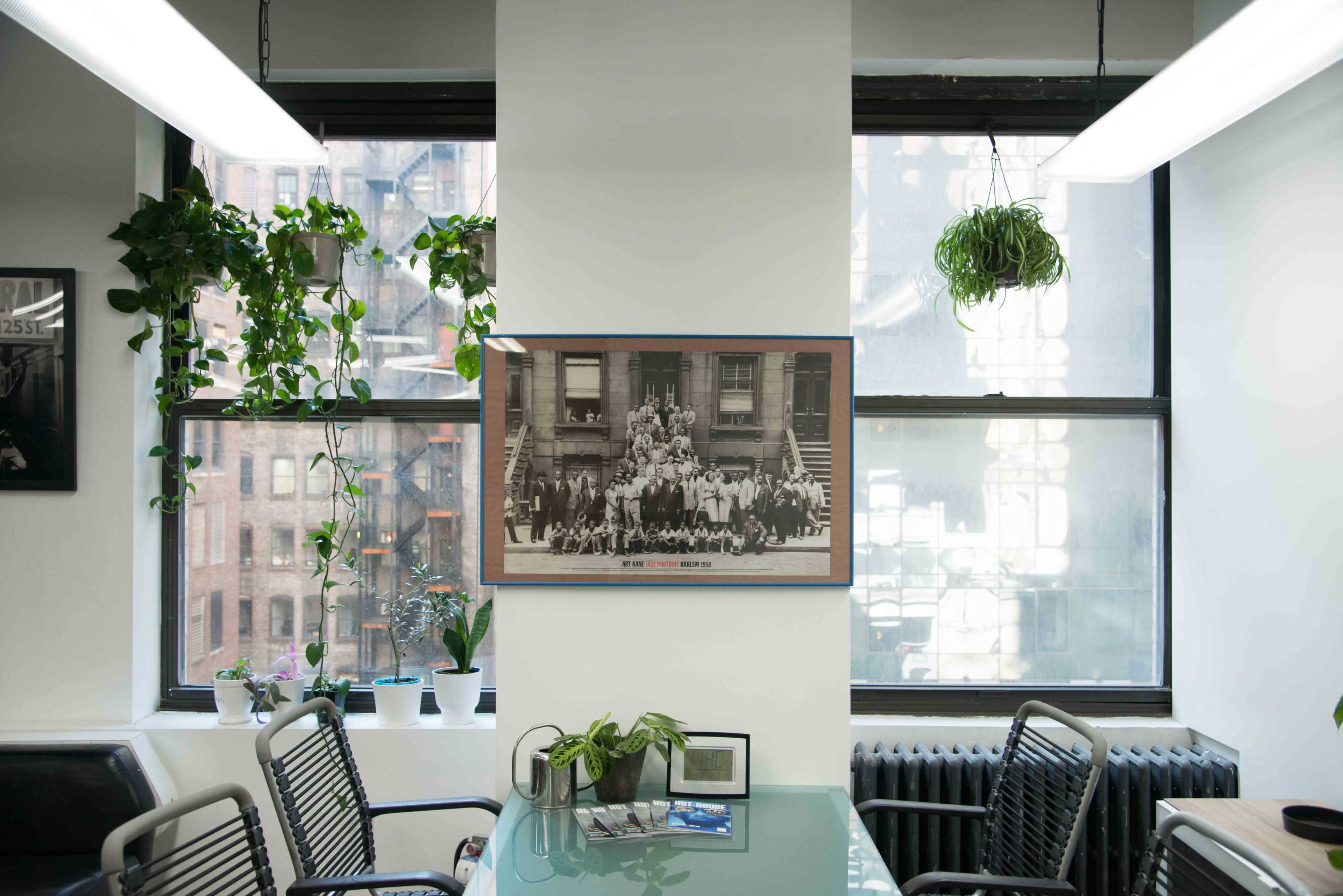 Find Inspiration in Studio 8E – Your Hidden Oasis for Creative Endeavors! Image in Midtown Manhattan, New York, NY