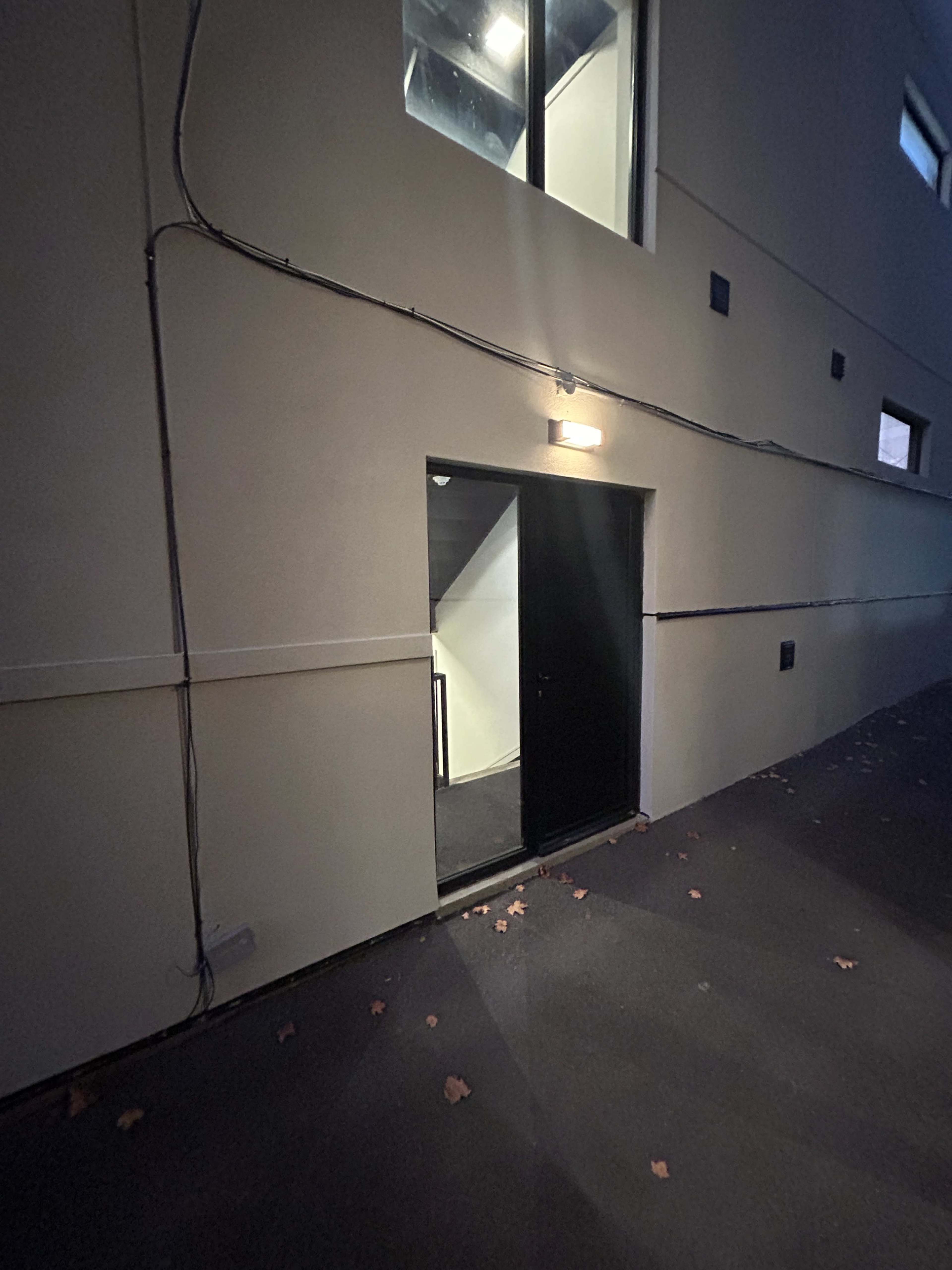 Cozy Basement Photo/video Studio Image in Alderwood, Etobicoke, ON