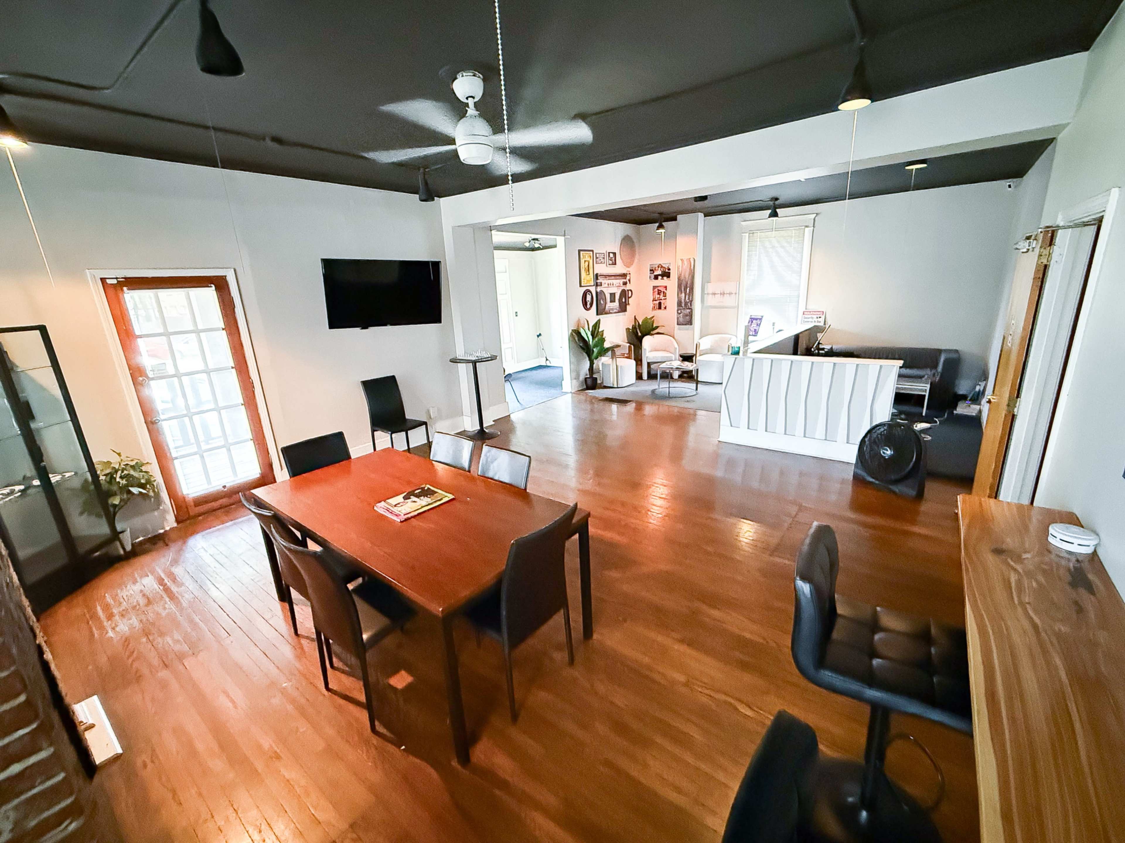 Sonstorm Studio | Podcast, Recording, Rehearsal & Content Space Image in Midtown, Memphis, TN