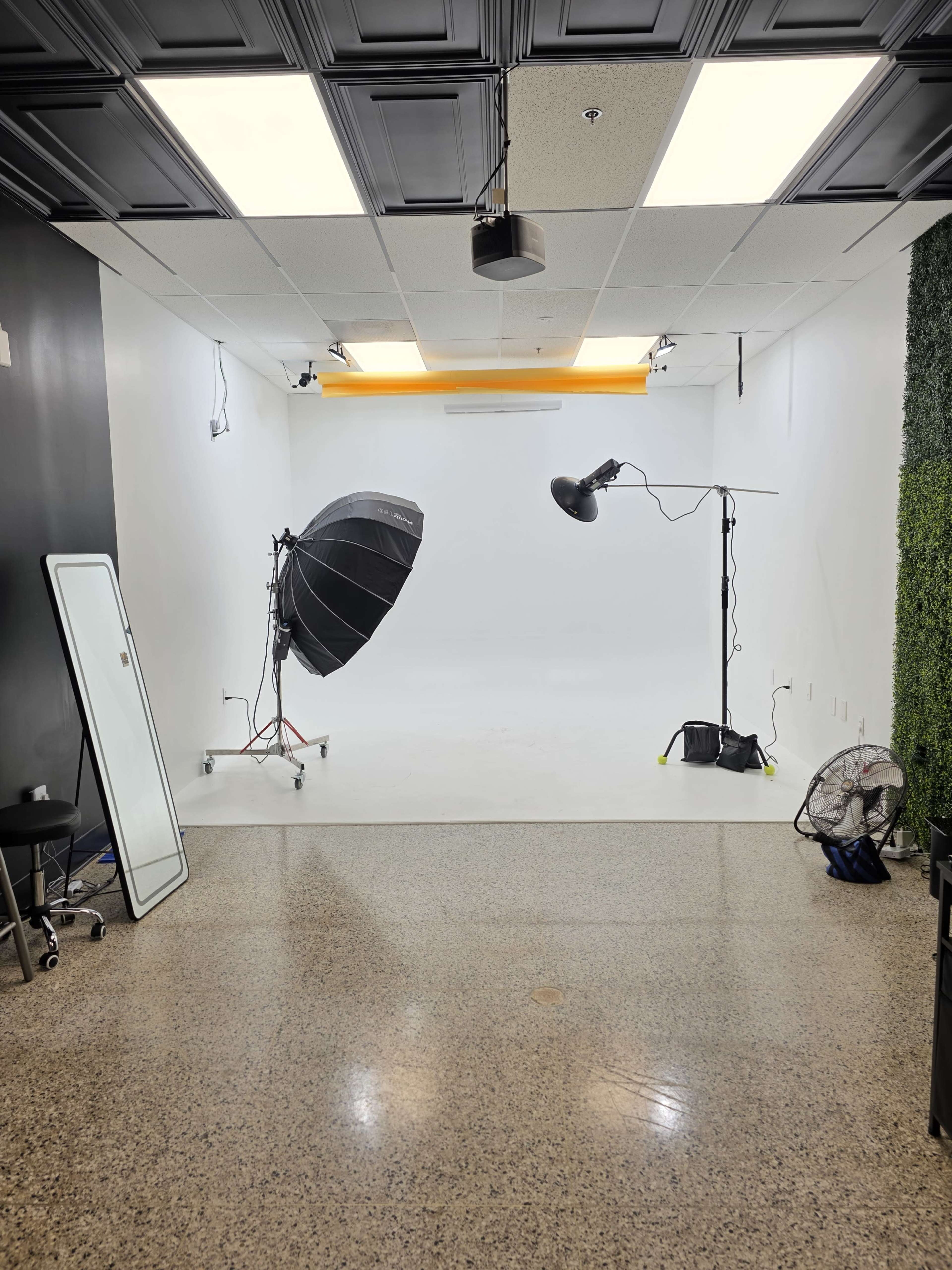 Uptown Creative Studio w/ Cyc Wall Image in Charlotte center city, Charlotte, NC