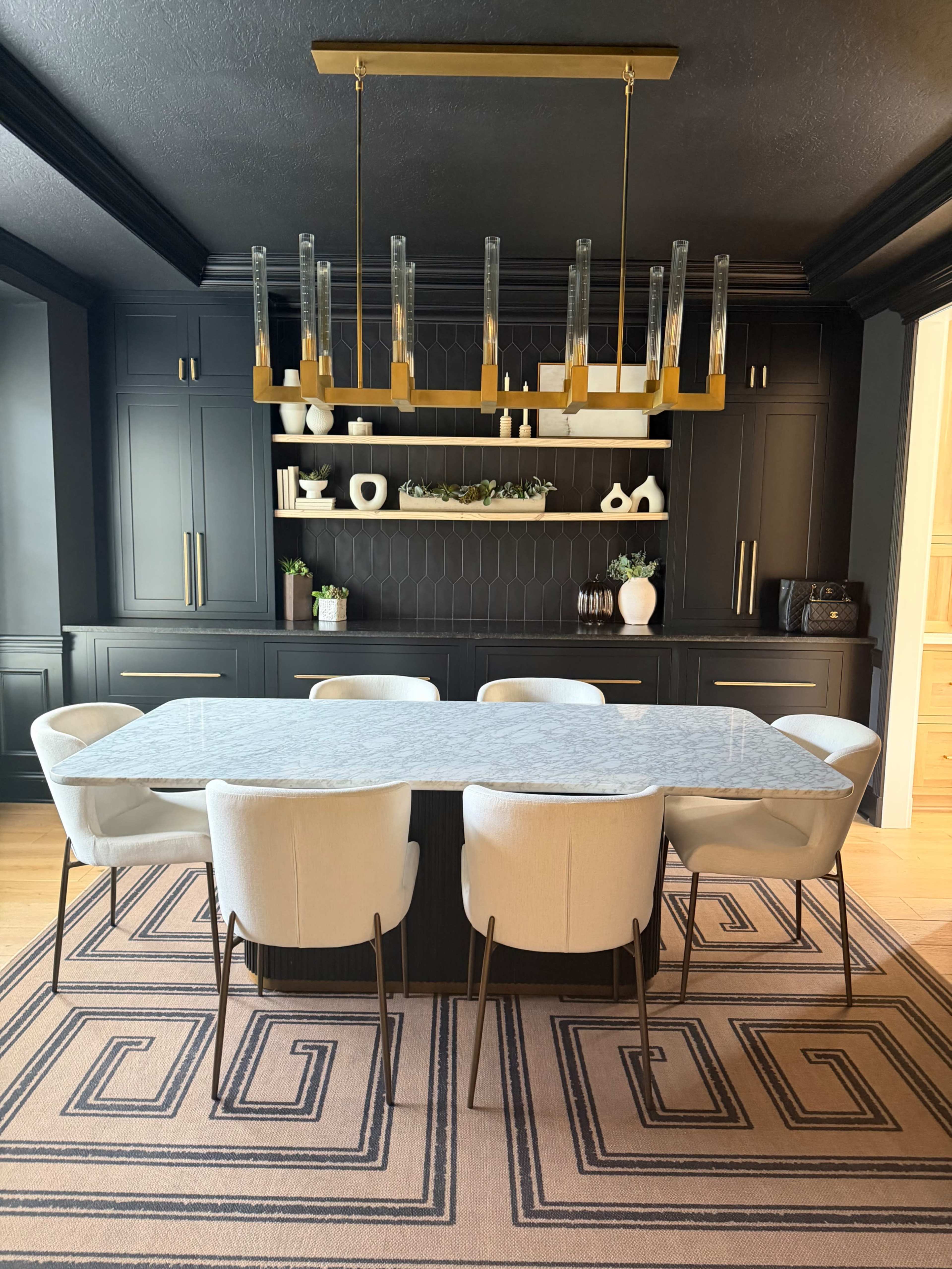 Modern Luxury Content House | Natural Light, Designer Kitchen + Outdoor Lounge Image in Tidewater at New Albany, New Albany, OH