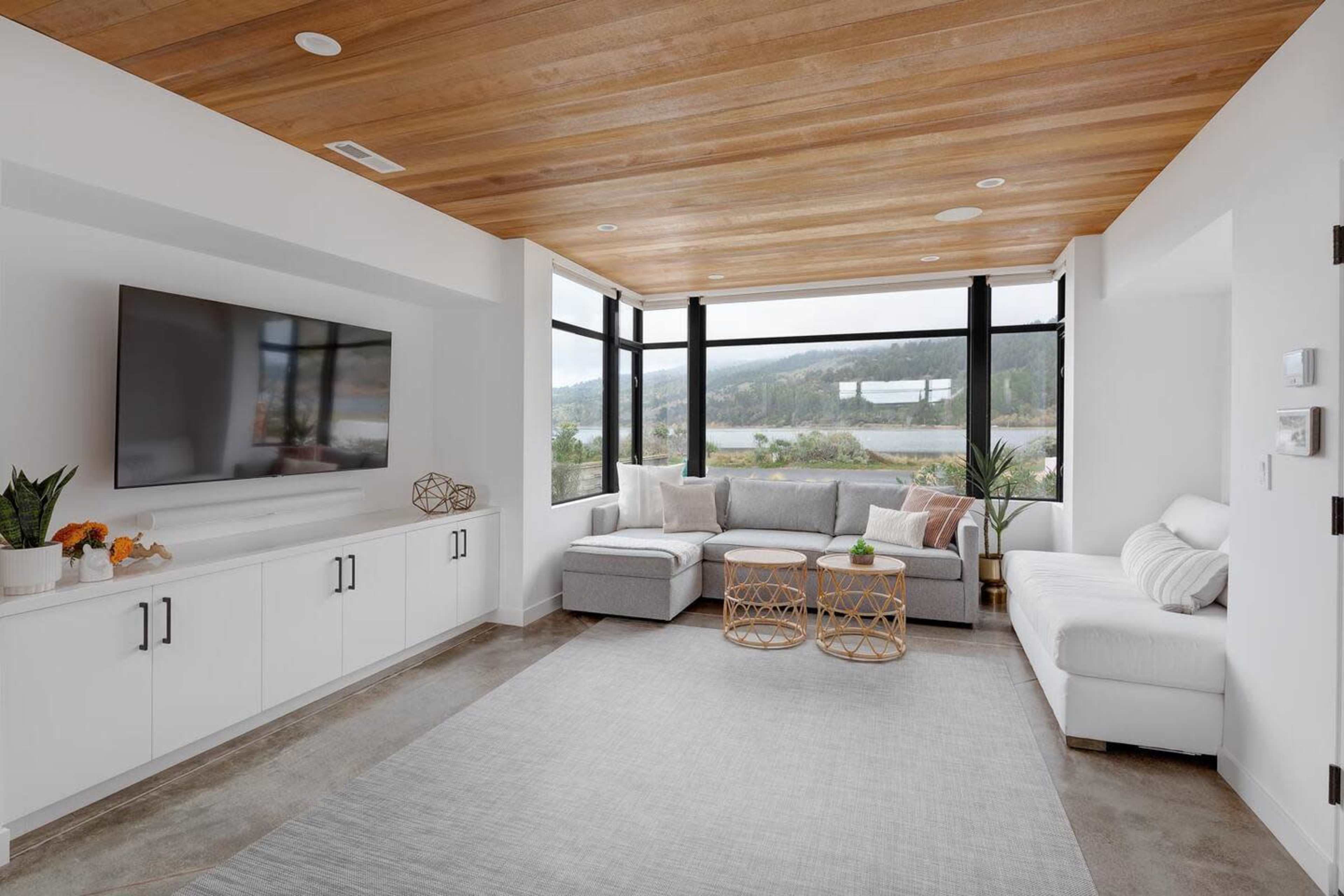 Luxury Waterfront Escape Home with Hot Tub, Firepit and many more! Image in Stinson Beach, Stinson Beach, CA