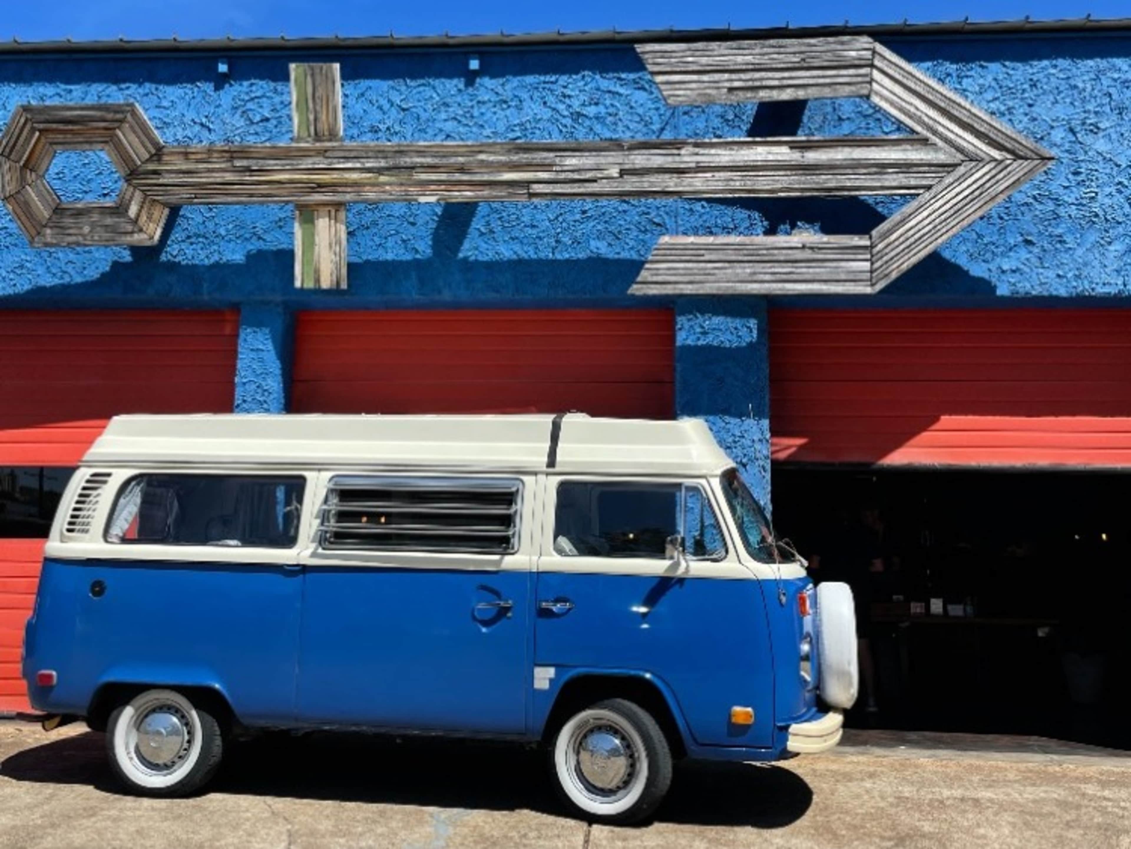 1974 VOLKSWAGEN BUS