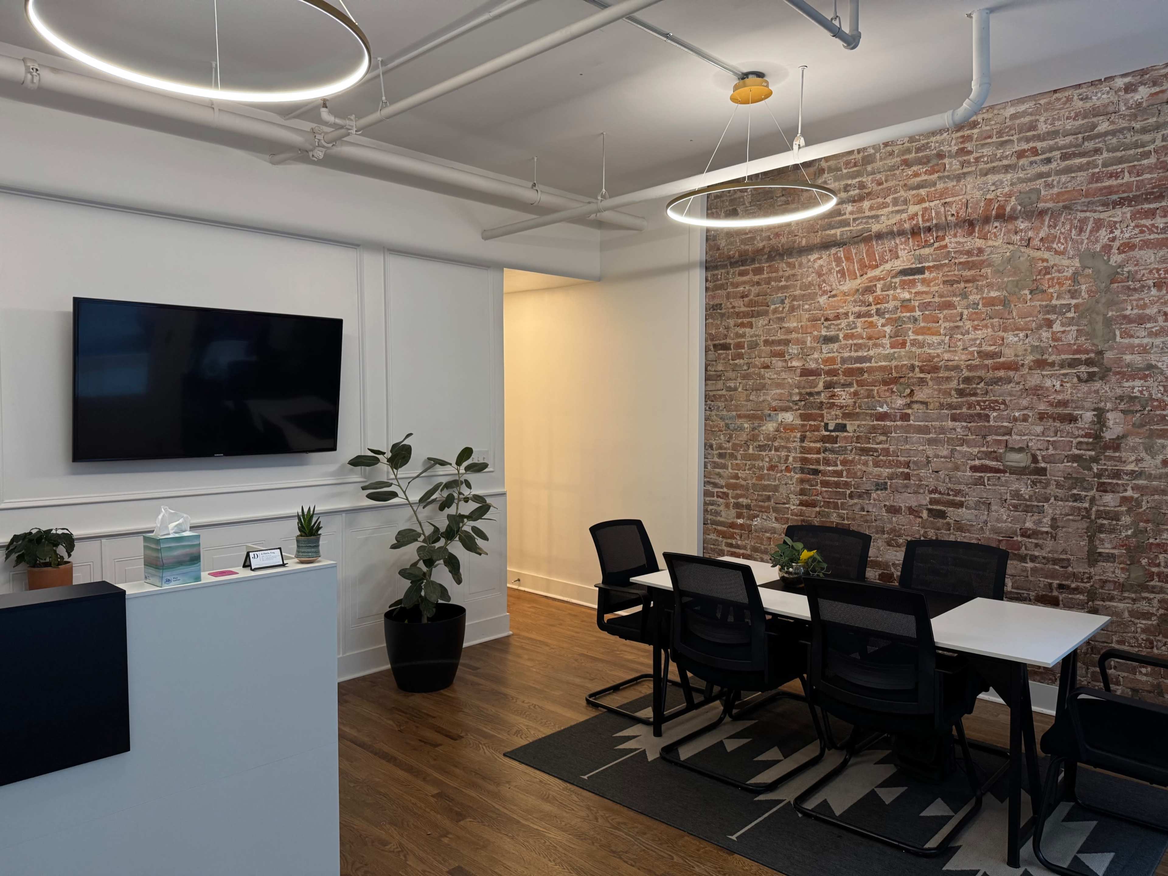 Modern Office/Conference Room Image in Covington, Covington, KY