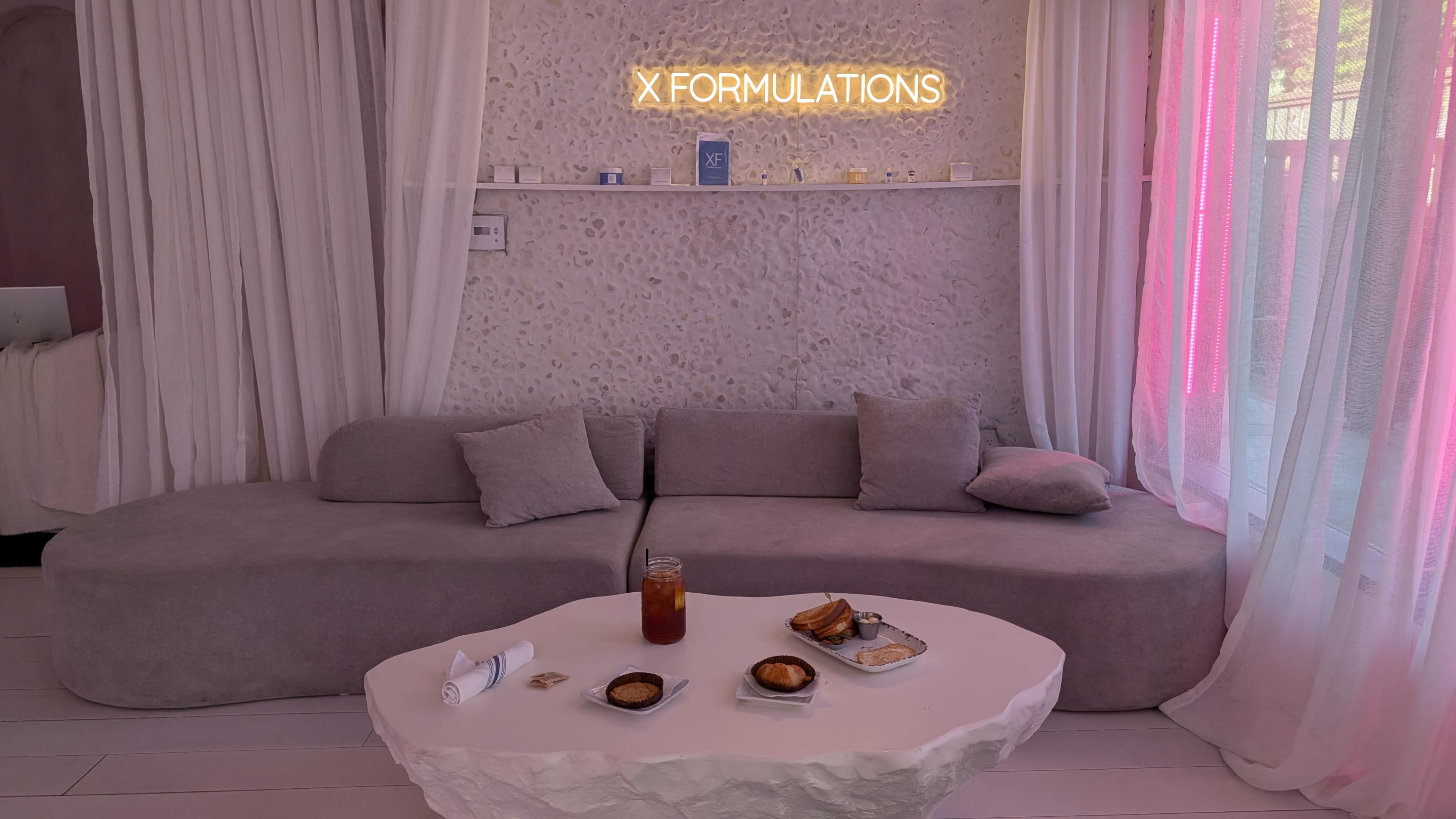 XF LIGHT LOUNGE DANA HARBOR Image in Dana Point, Dana point, CA