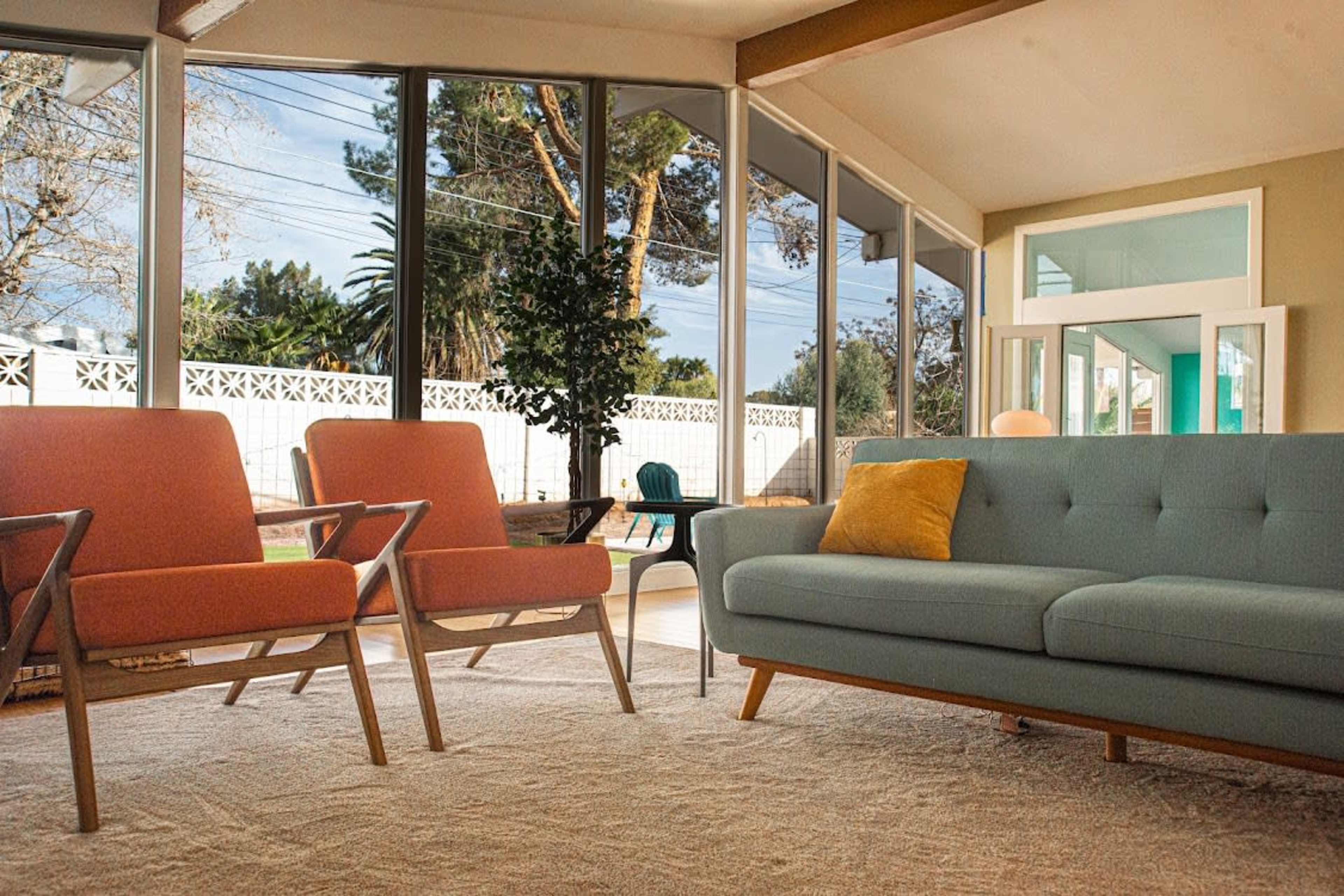 Mid-Century Masterpiece with Wall-to-Wall Windows Image in Paradise, Las Vegas, NV