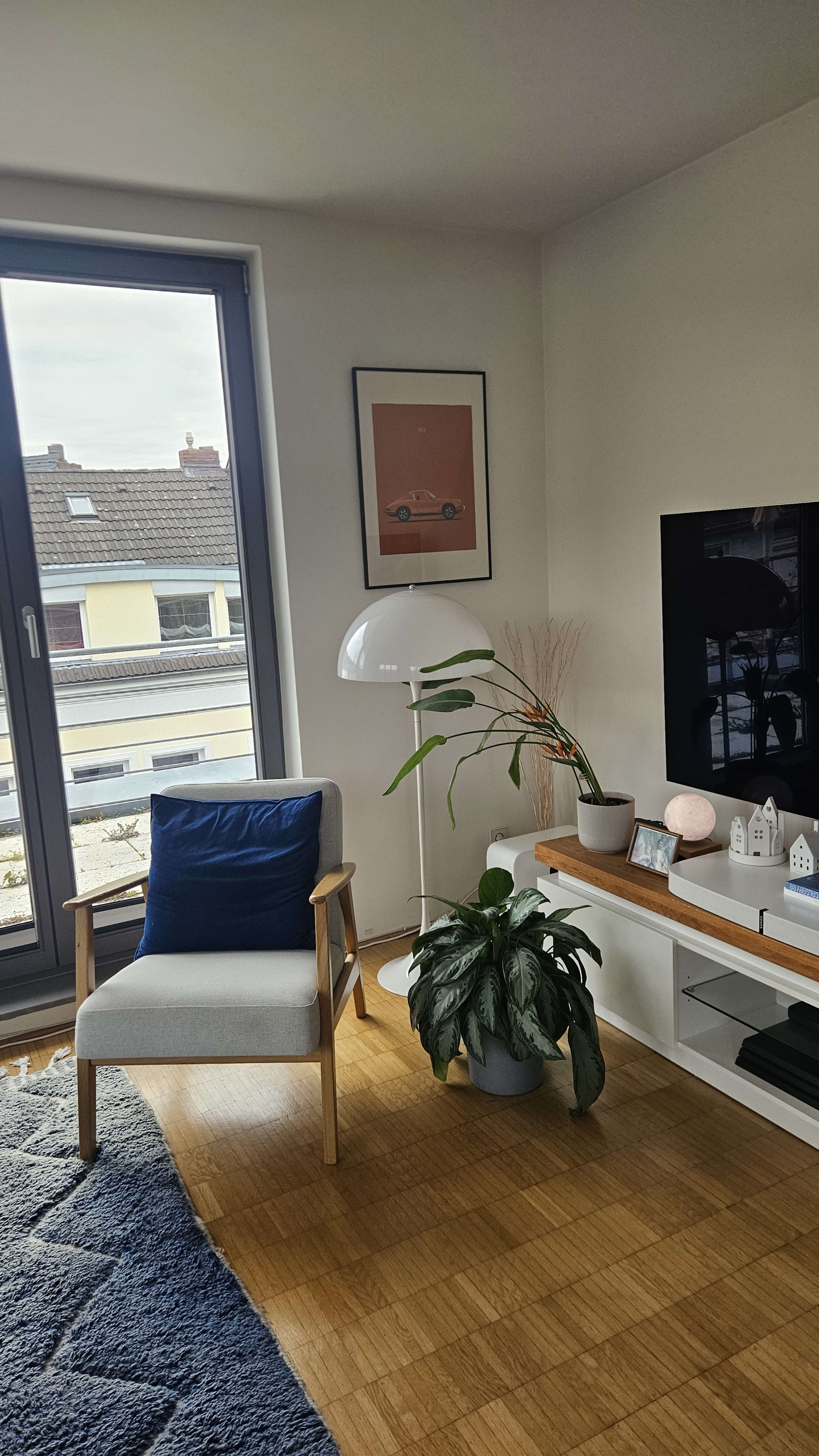 Helle, urbane, moderne Wohnung mit großzügigem Balkon Image in , Köln