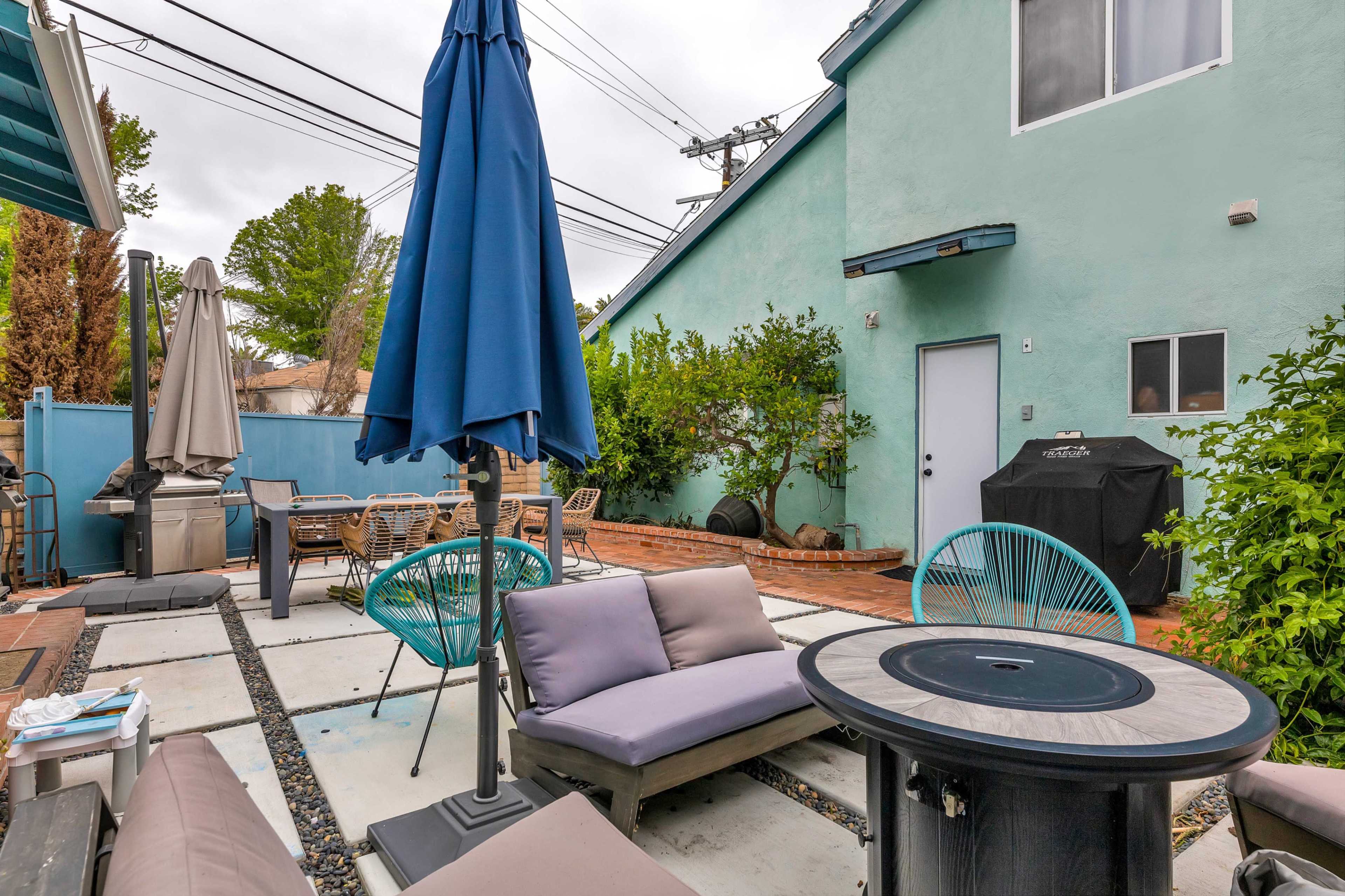 Eclectic Vintage Home w/ Mid Mod flair Image in Rancho Park, los angeles, CA