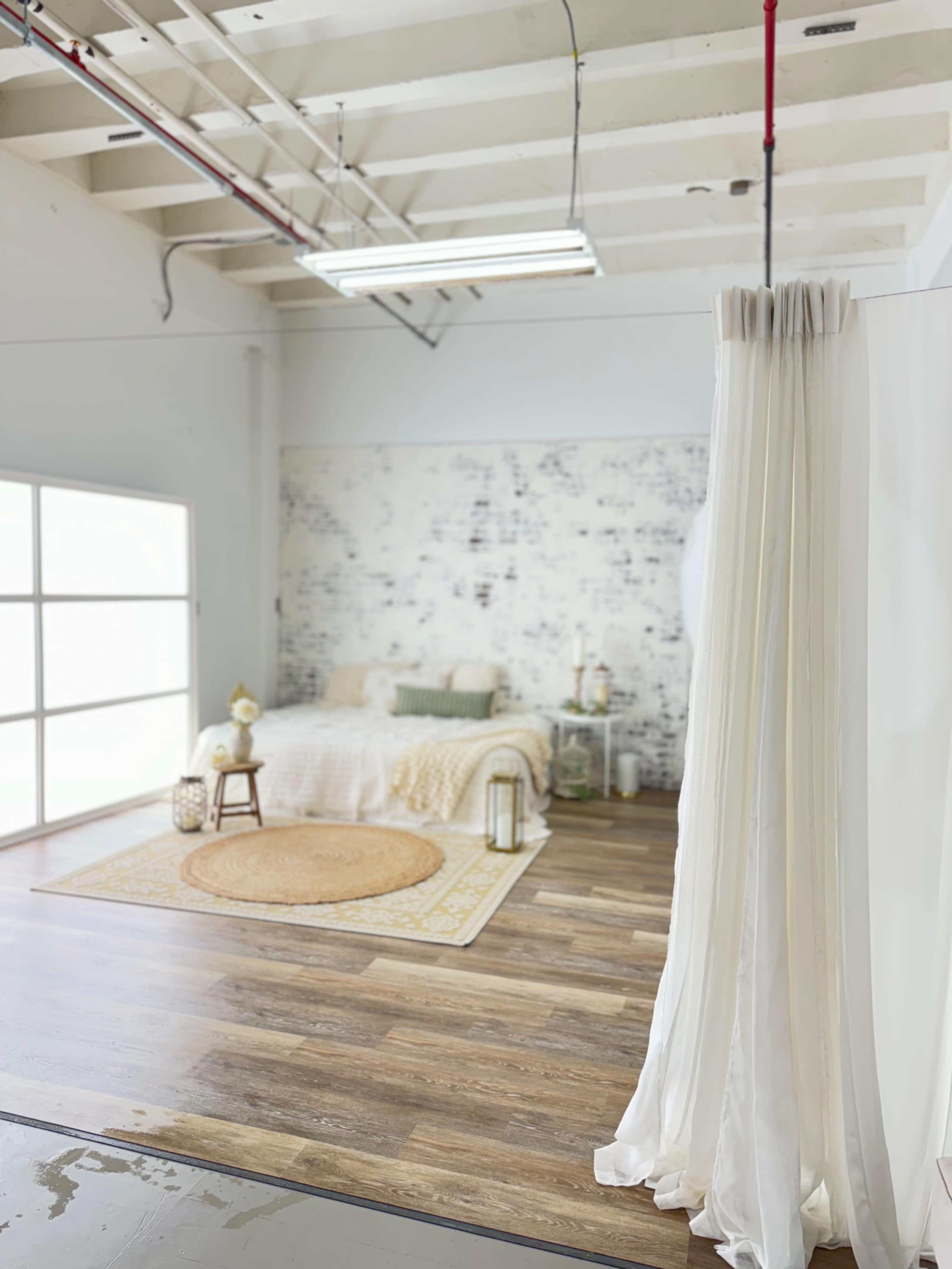 Conveniently located Industrial Studio featuring adjustable Light Wall! Image in Point Breeze North, Pittsburgh, PA