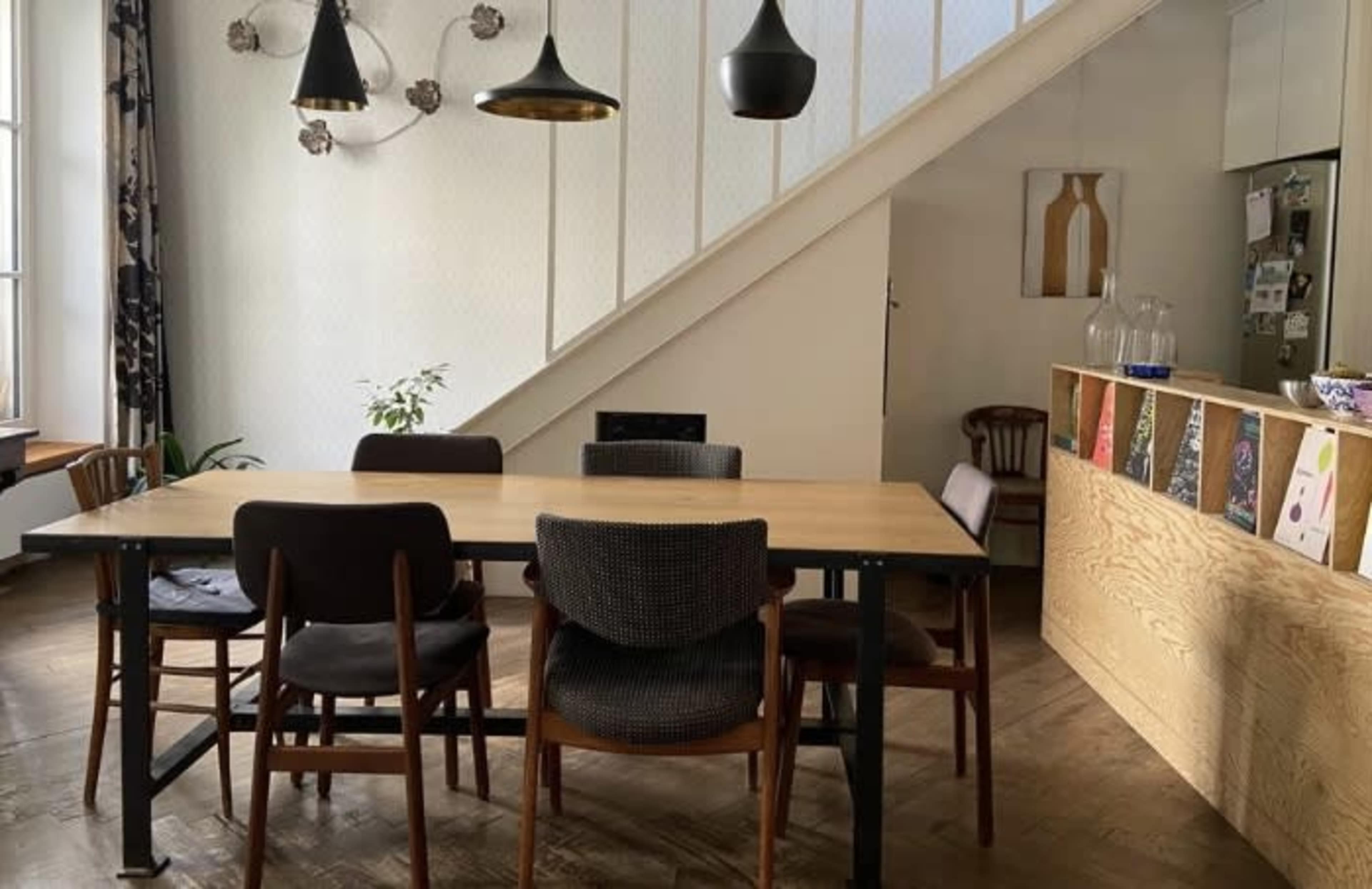Appartement d’architecte en duplex, ambiance maison de ville Image in Villette, Paris