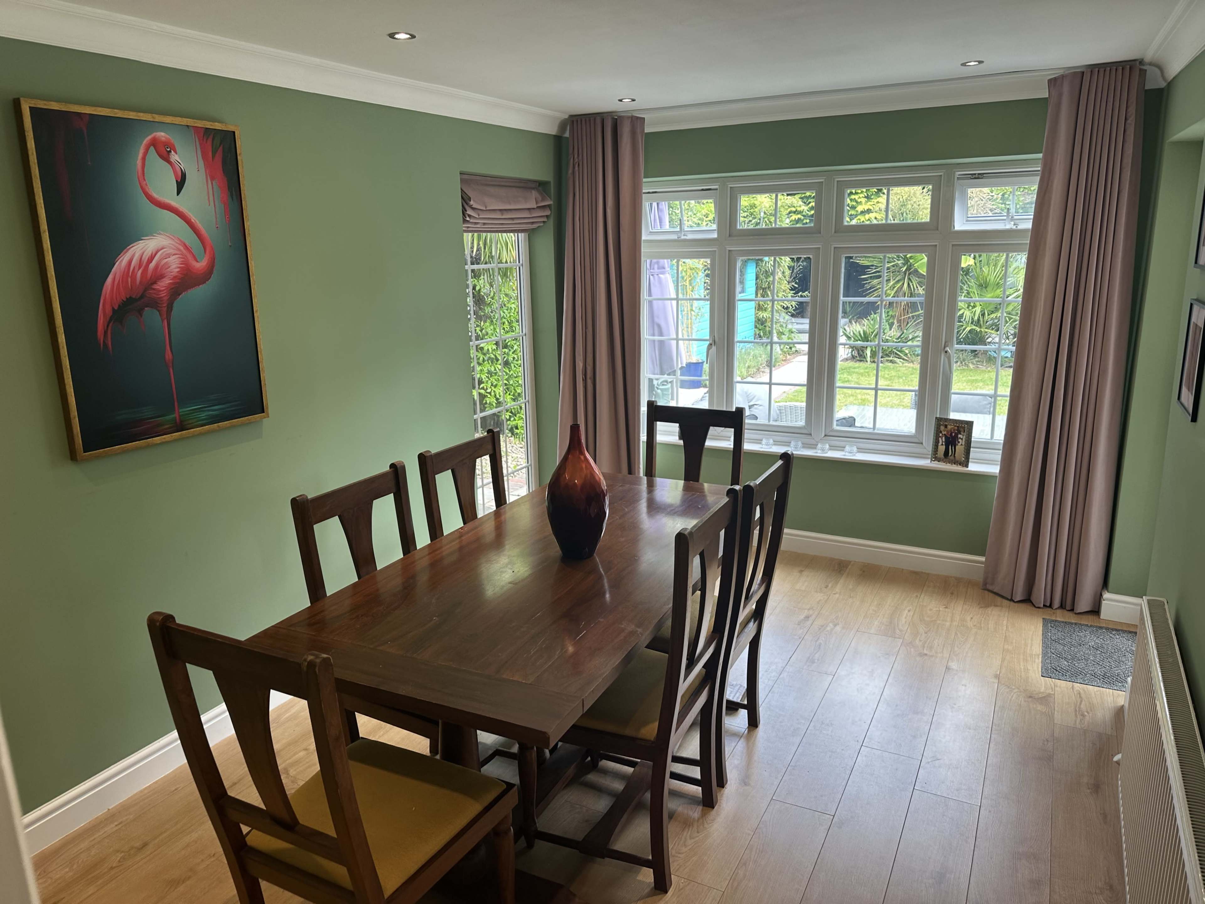 Tropical Family Home Film Location in Finchampstead, Wokingham Image in Finchampstead, Wokingham, ENG