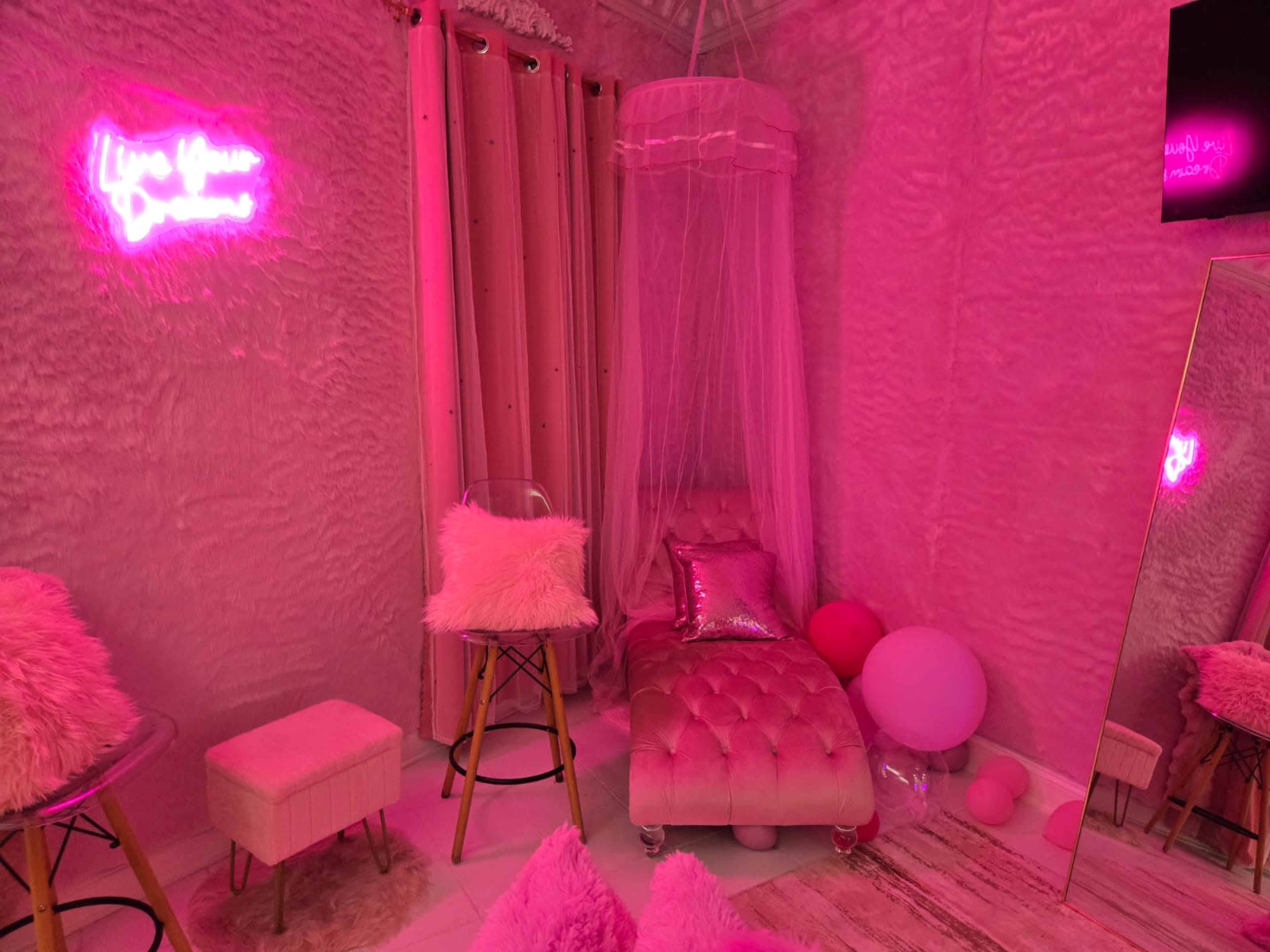 The Pink Parlor Venue for Photos | Content | Events Image in Downtown Atlanta, Atlanta, GA