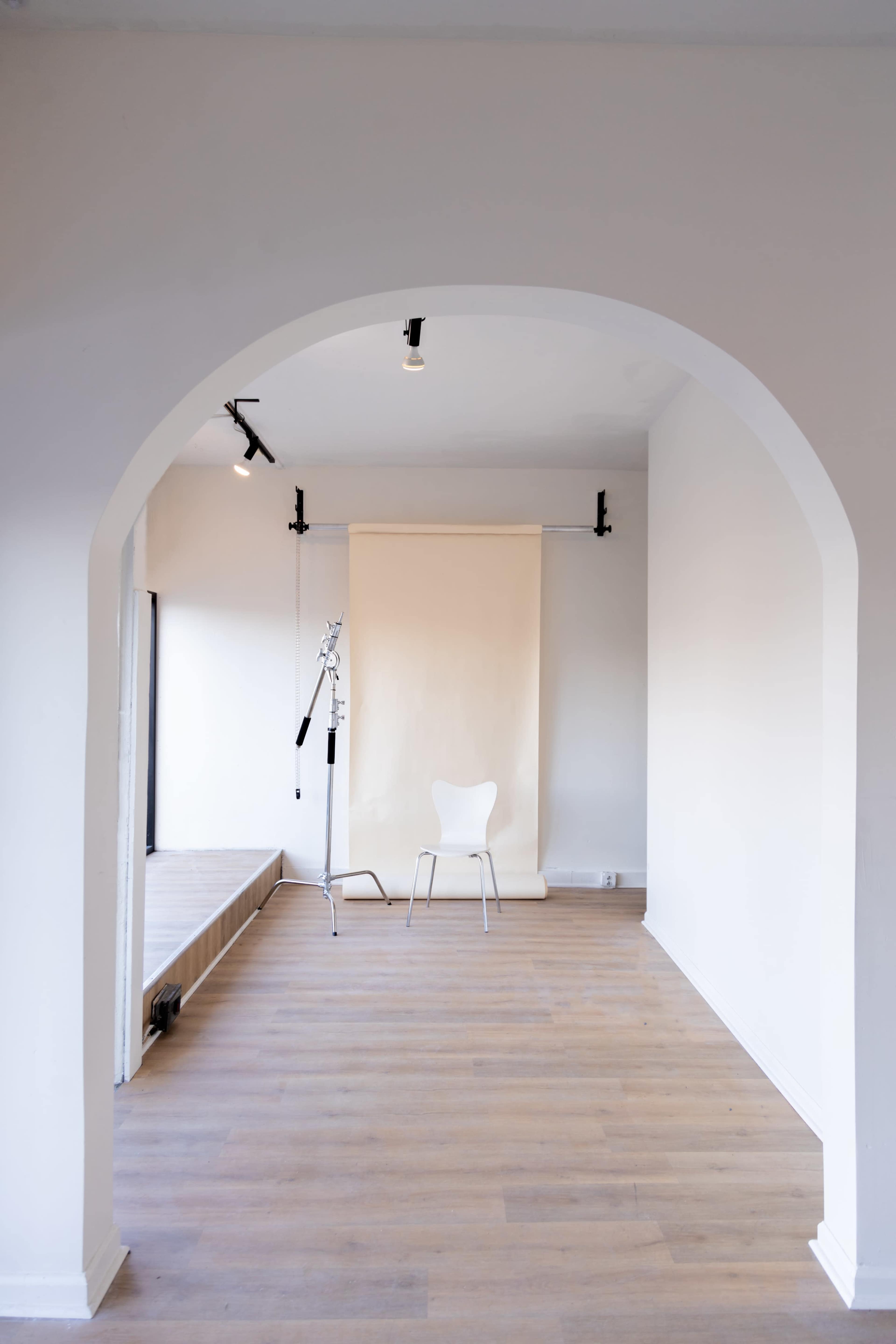 Minimalistic Vibrant Studio Image in Watsessing, Bloomfield, NJ