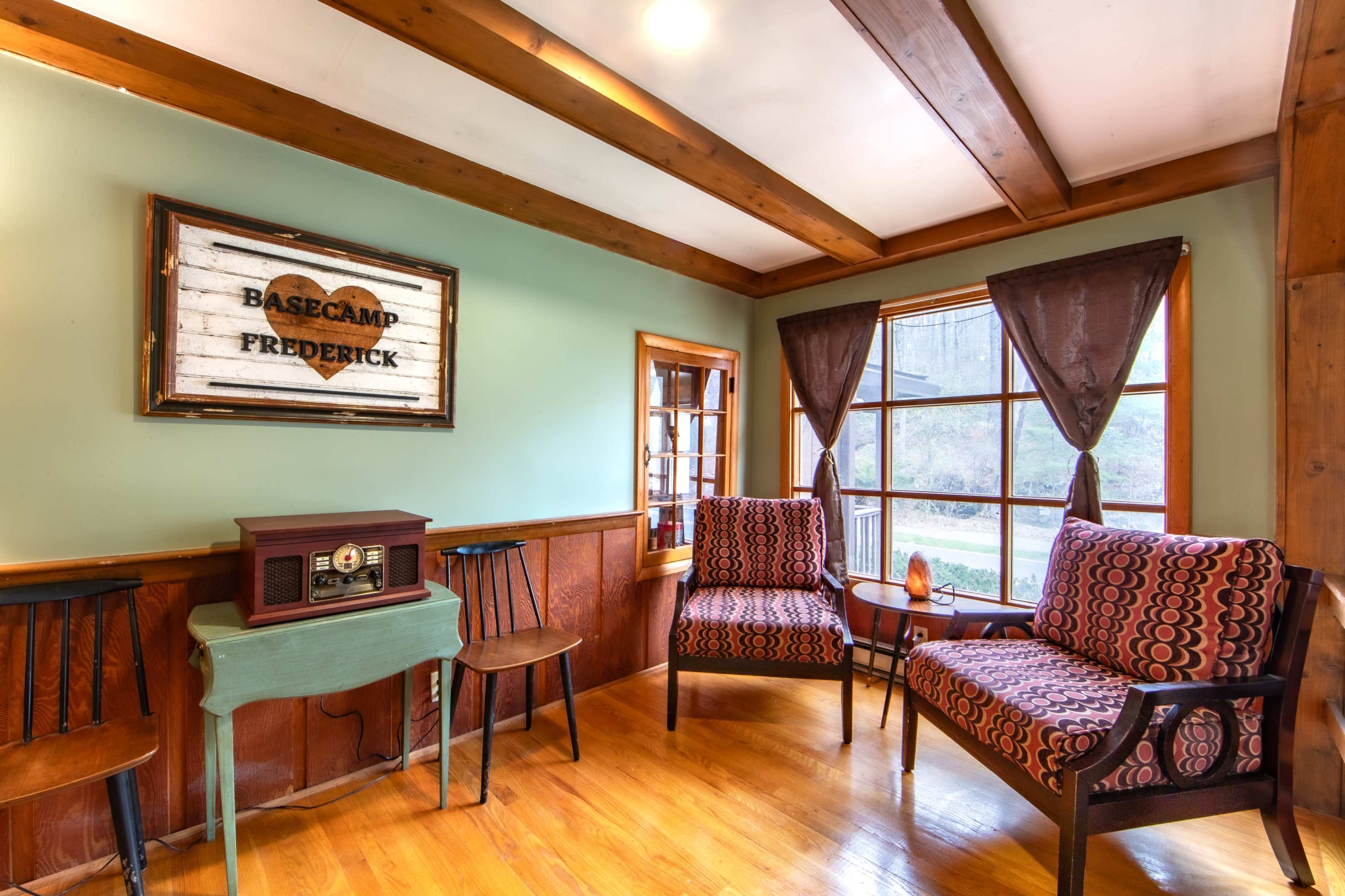 Charming Rustic Upgraded Cabin near the Woods Image in , Frederick, MD