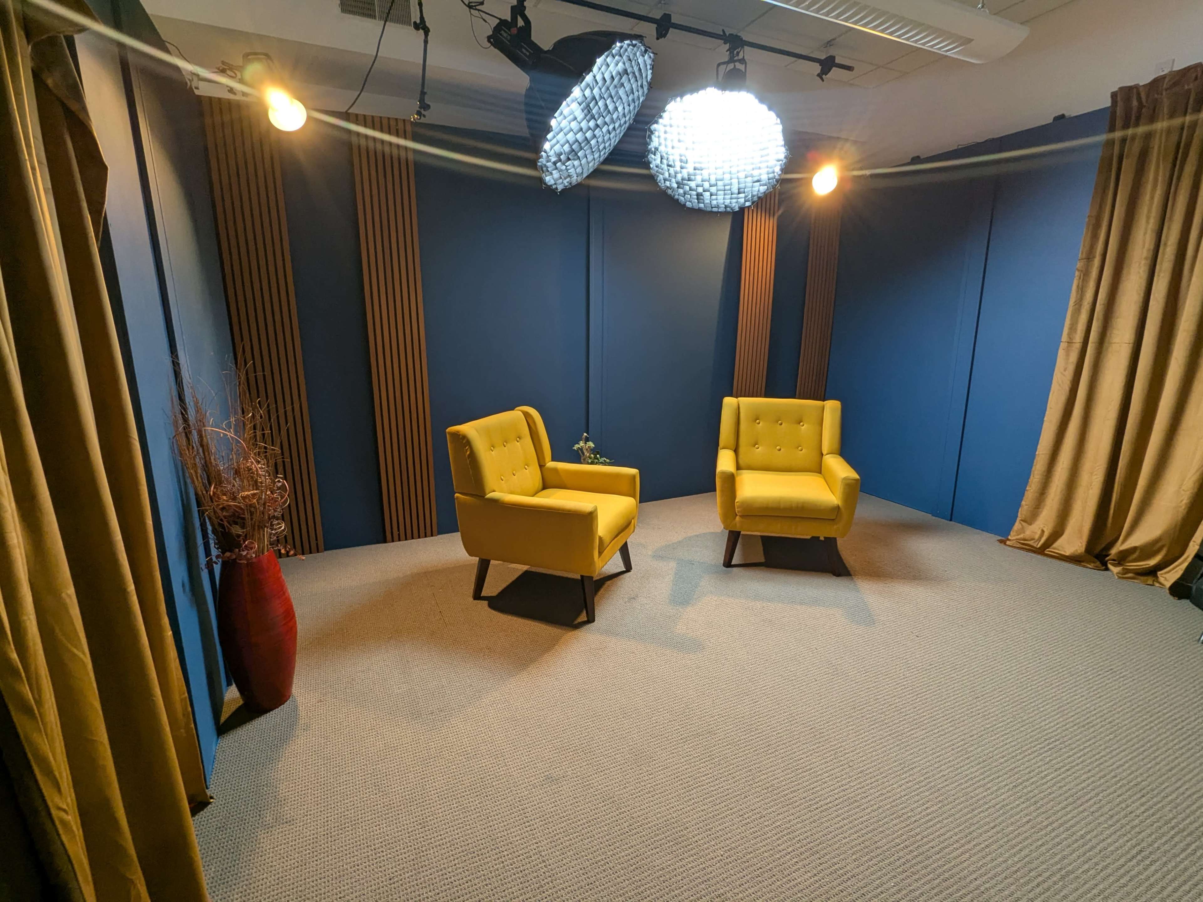 Professional Podcast & Content Studio — Fully Equipped, Flexible Booking! Image in Downtown Oakland, Oakland, CA