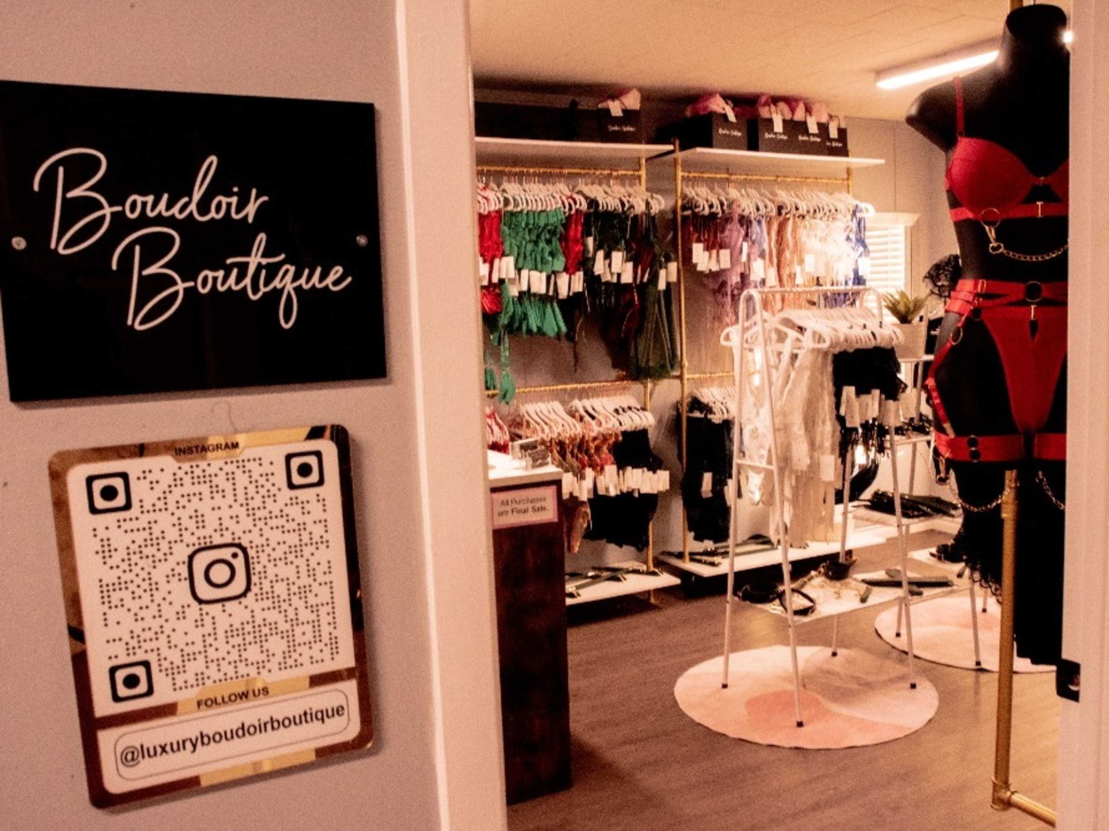 Lingerie Store Try on