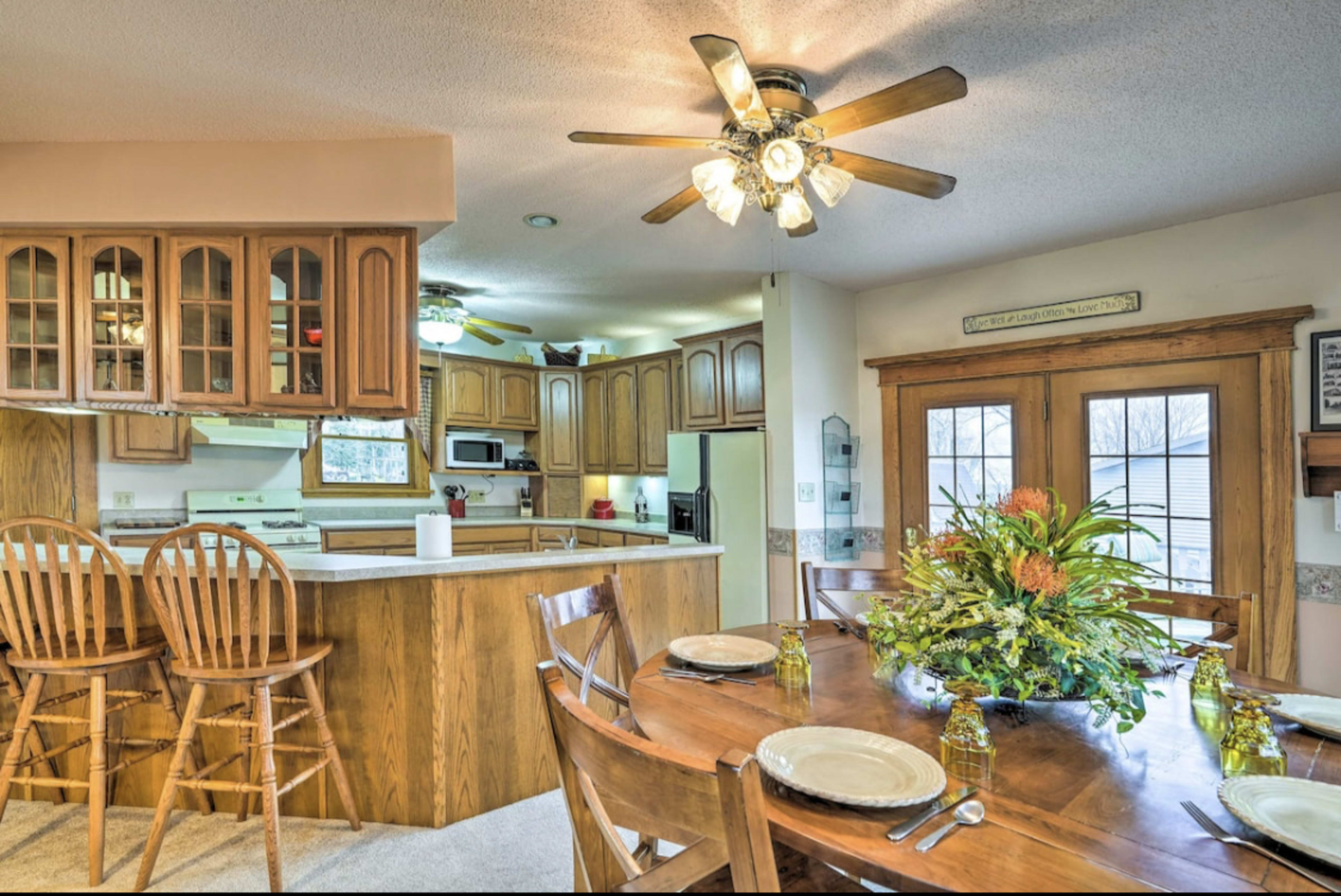 The Orange Haus - The In-Town, Country Retreat Image in Waterloo, Waterloo, IA