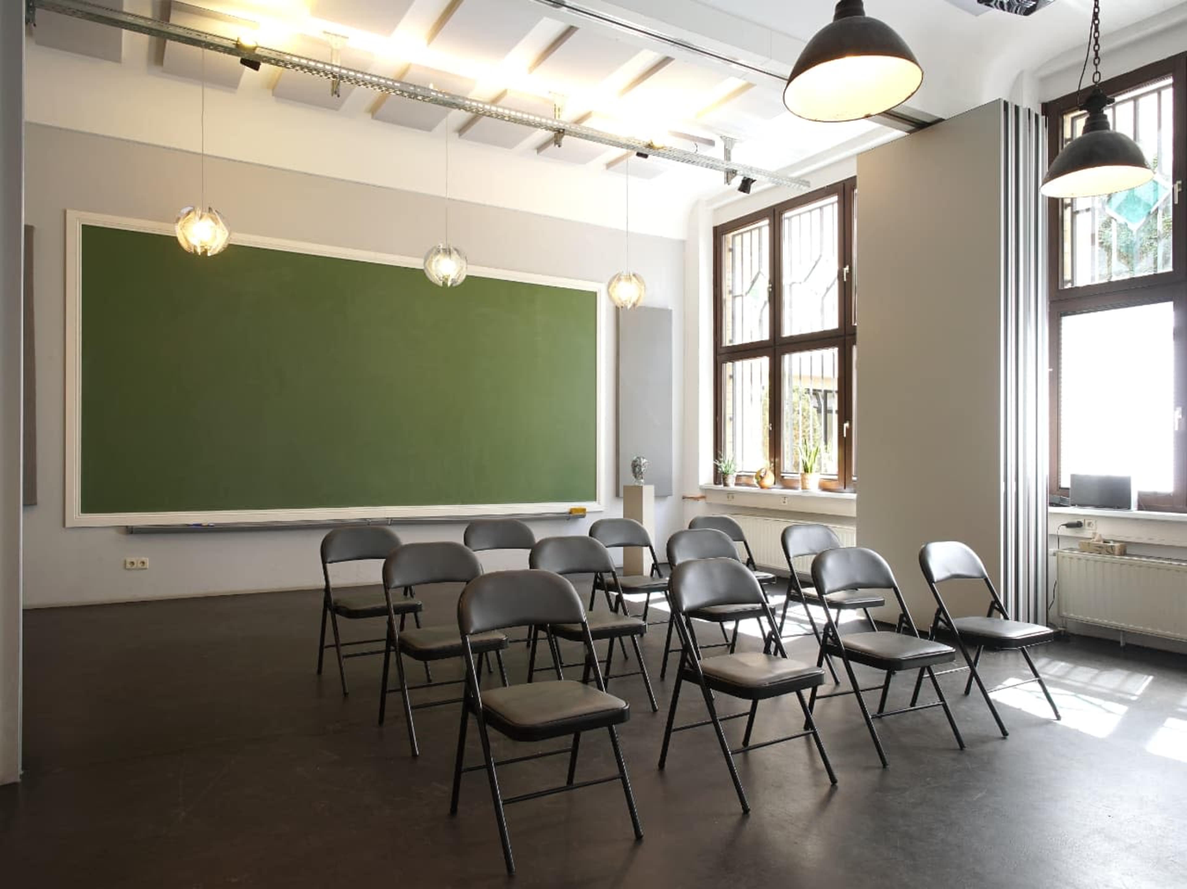 Zwei Räume, die zusammen mehr sind als ein großer Meetingraum Image in Mitte, Berlin, 
