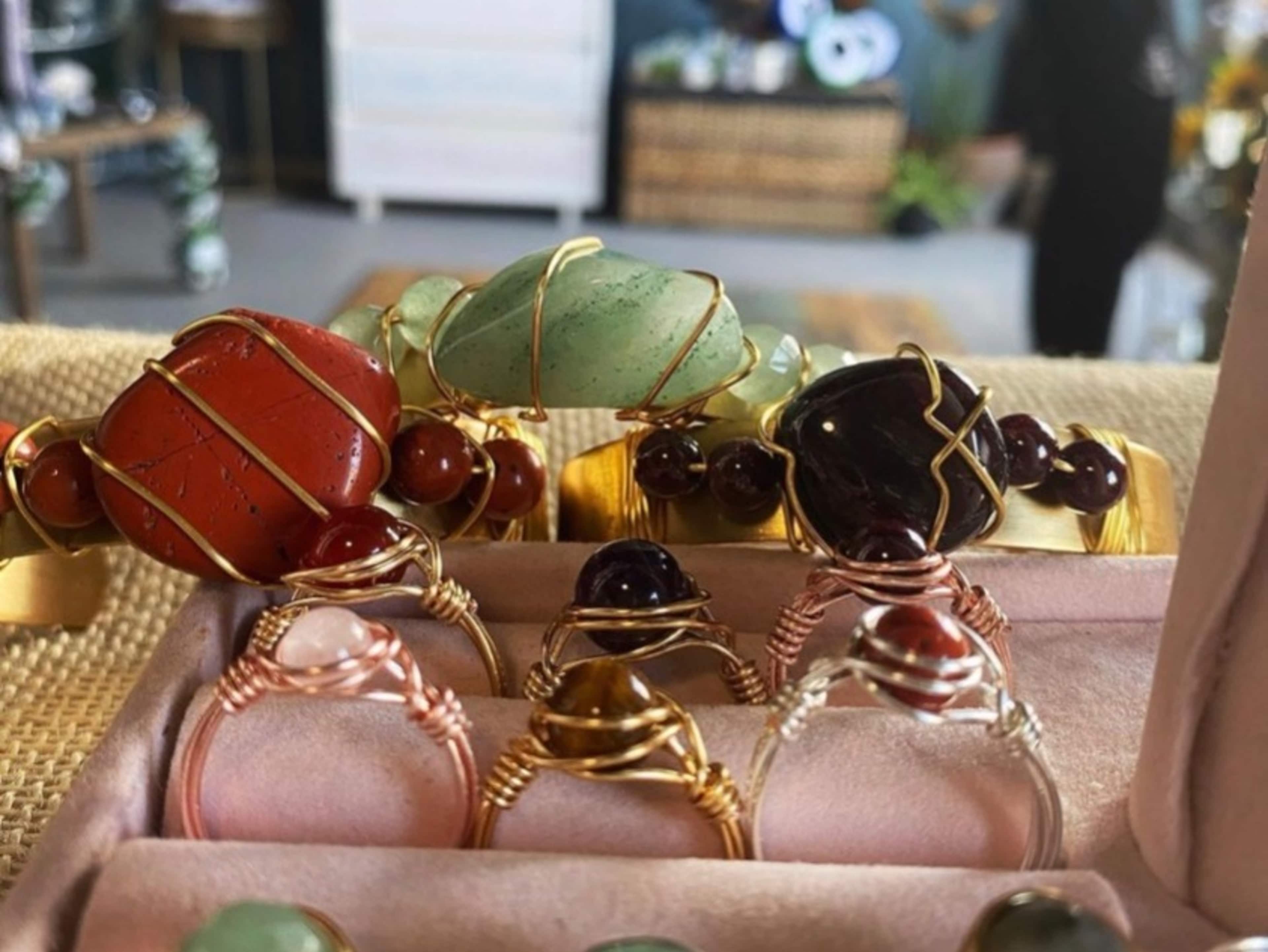 Crystal Education & Crafts w/ a Crystal Advisor 