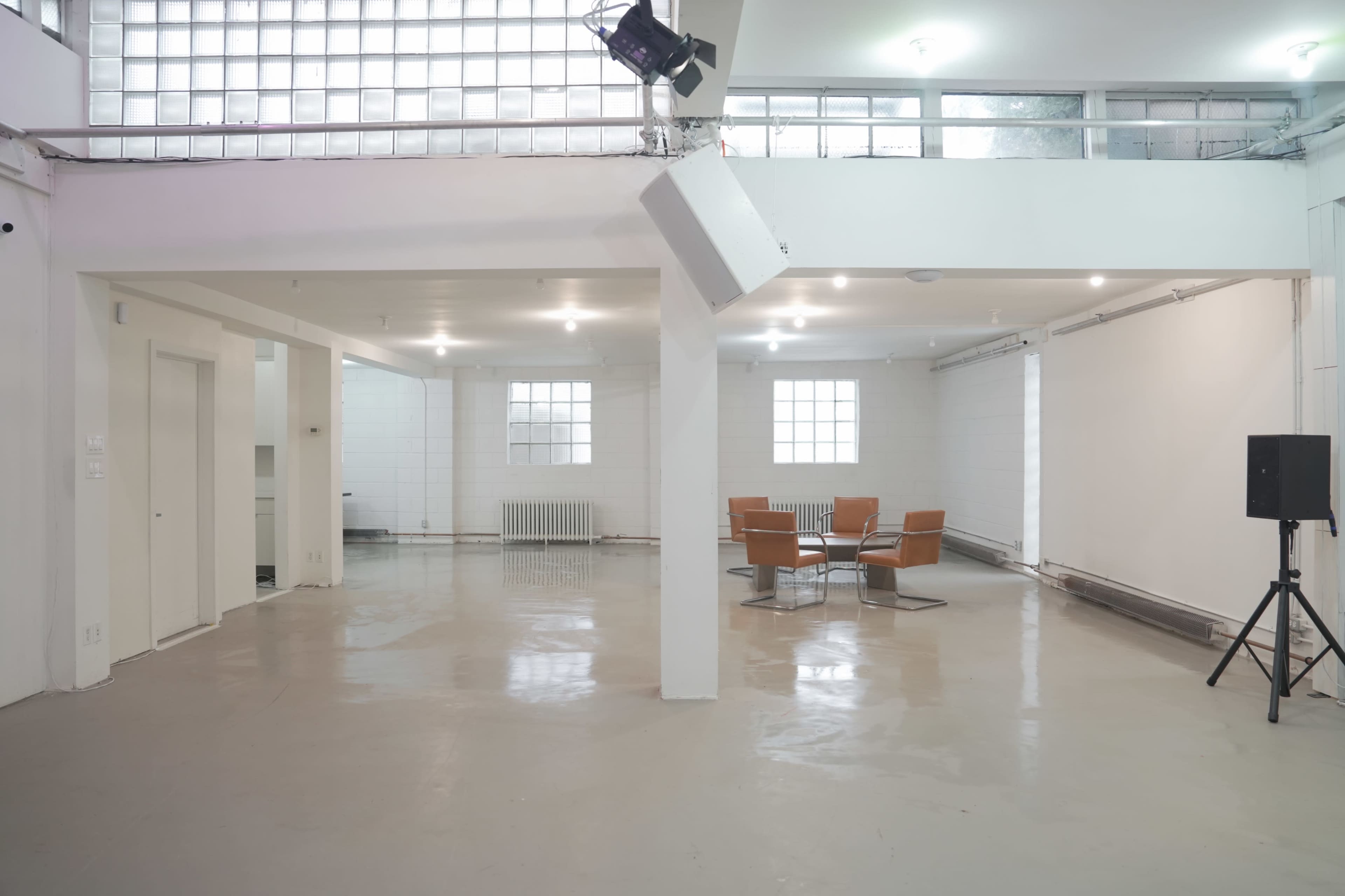 Large, lofty open format industrial studio with tons of natural light Image in Casa Loma, Toronto, ON