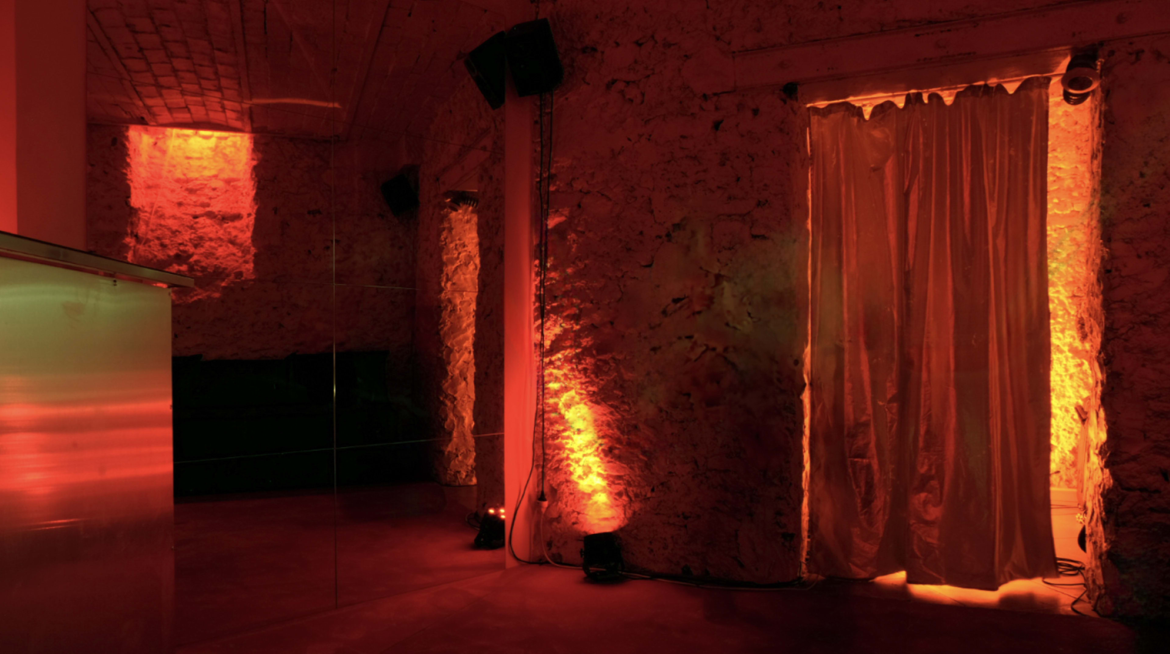 Unique underground studio with dj + podcast equipment, tattoo, bar Image in St Vincent de Paul, Paris