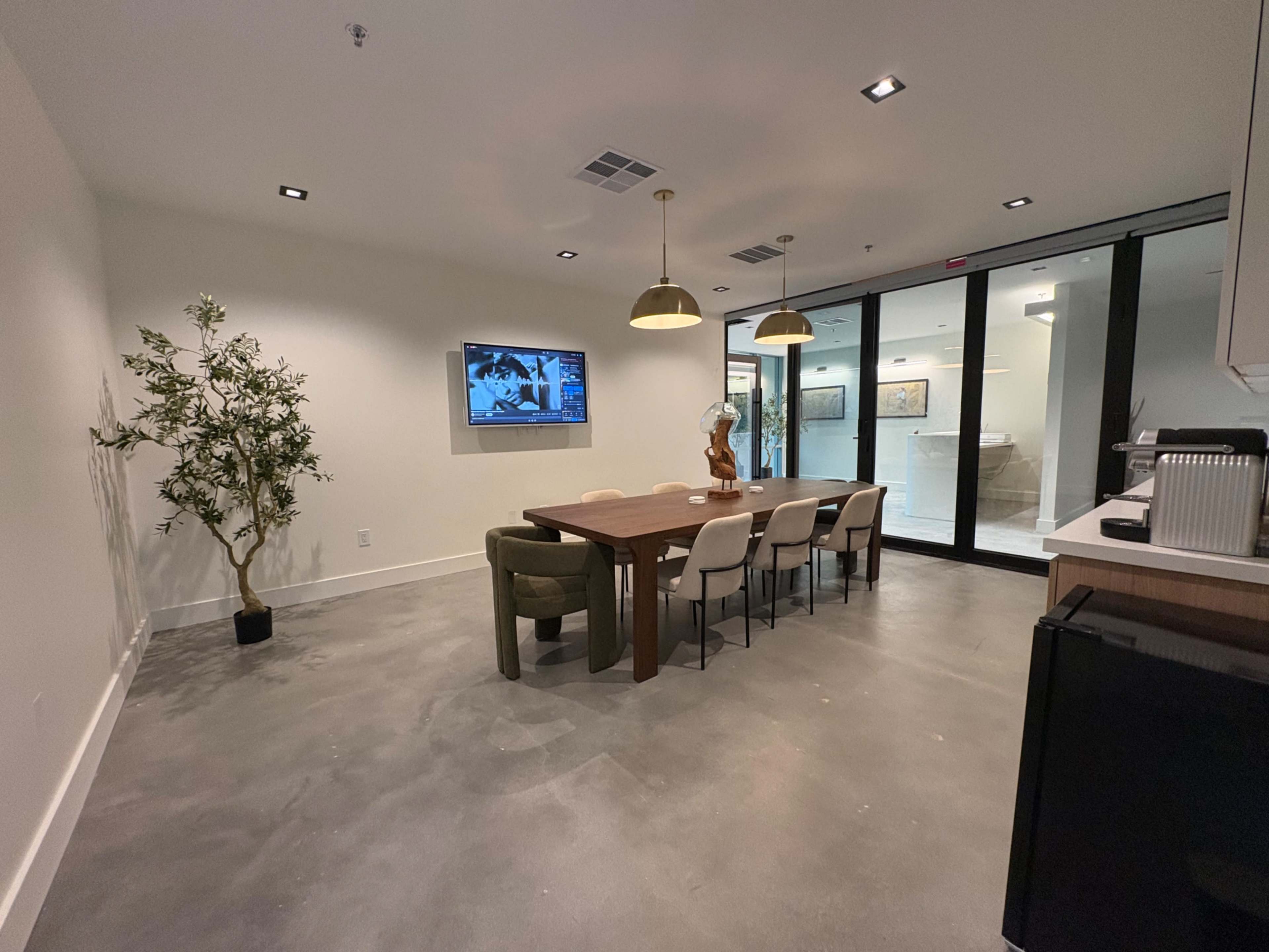 Large luxurious projection warehouse and office Image in Irvine Research Center, Irvine, CA