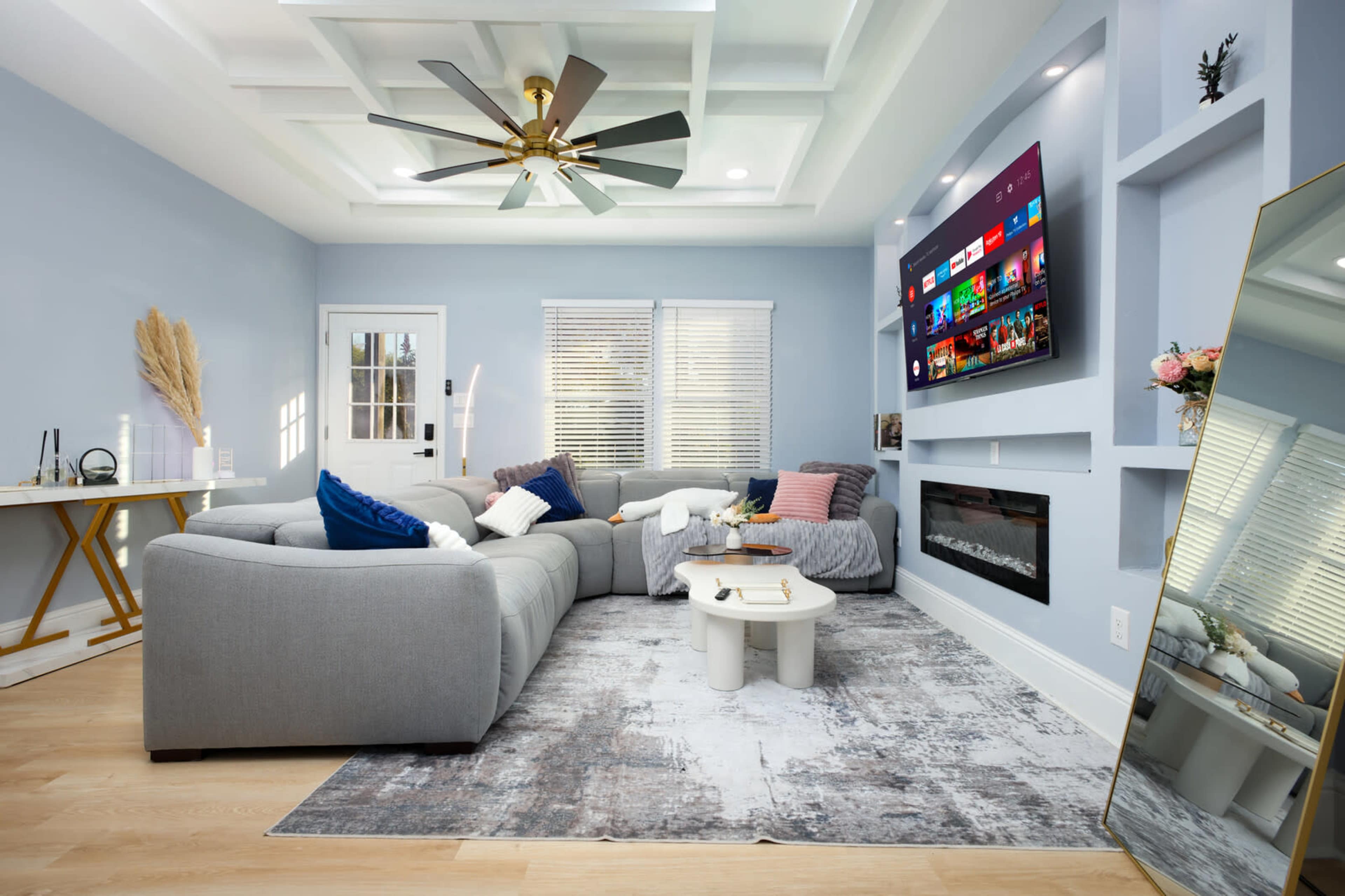 Entire Luxury Home with Heated Pool & Hot tub, 10 min downtown Image in Near Northwest, San Antonio, TX