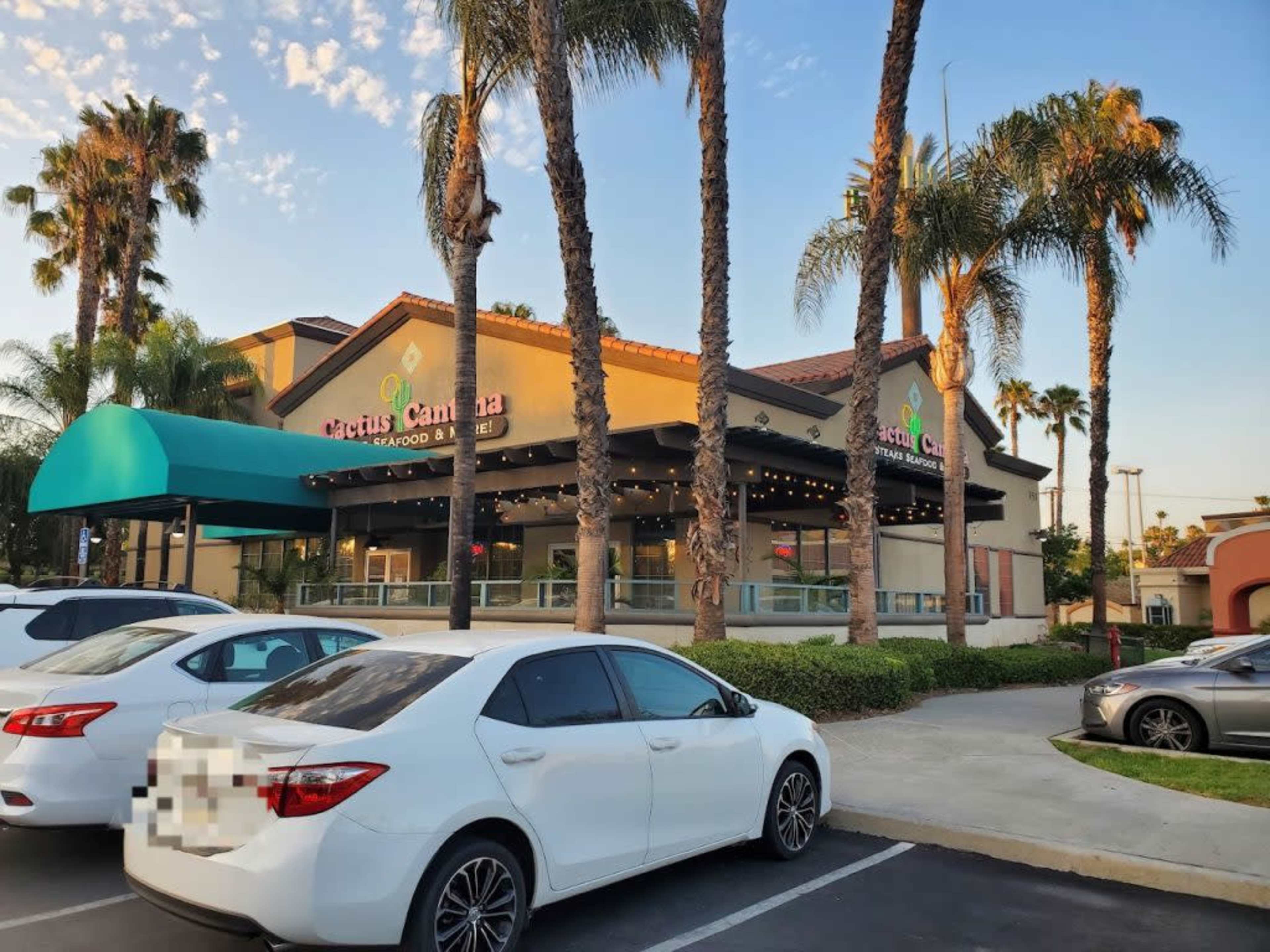 Beautiful Restaurant to Use for Your Meeting or Event! Image in Mission Grove, Riverside, CA