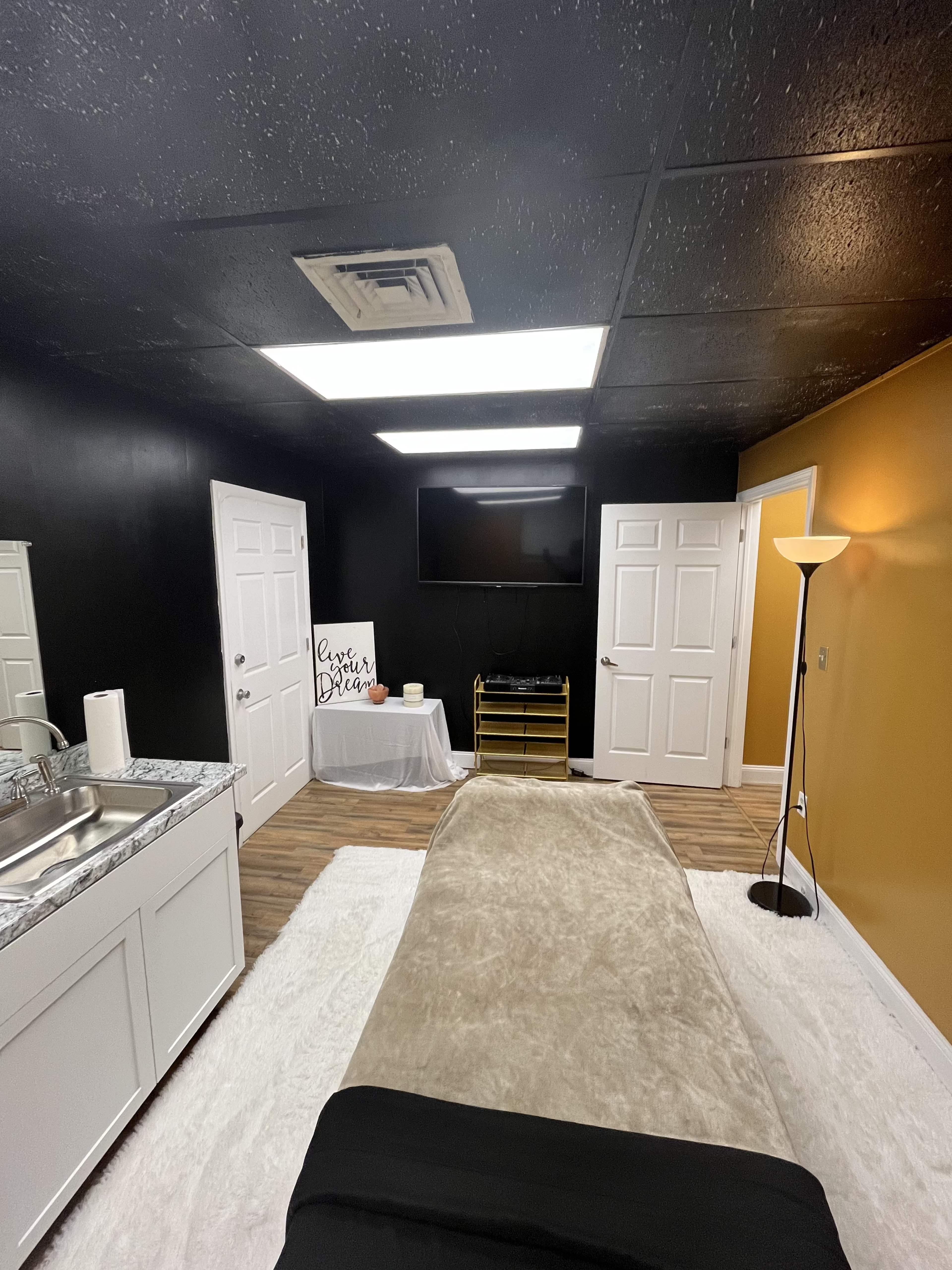Serene Wellness & Creative Space – Perfect for Massage, Photoshoots, Meetings Image in West Haven, West Haven, CT