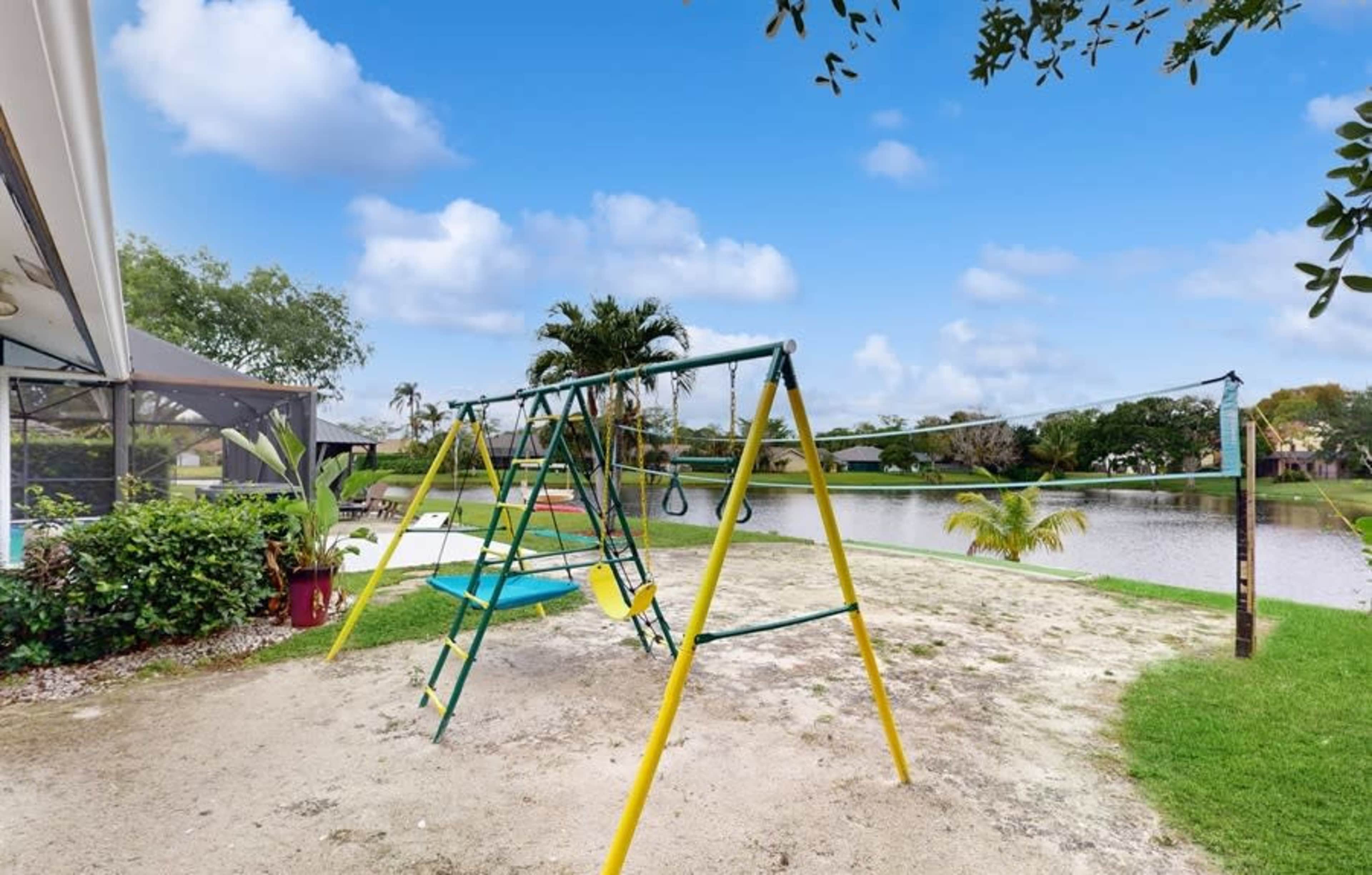 Lakefront  with Heated Pool. 3 min WEF Image in Wellington, Wellington, FL